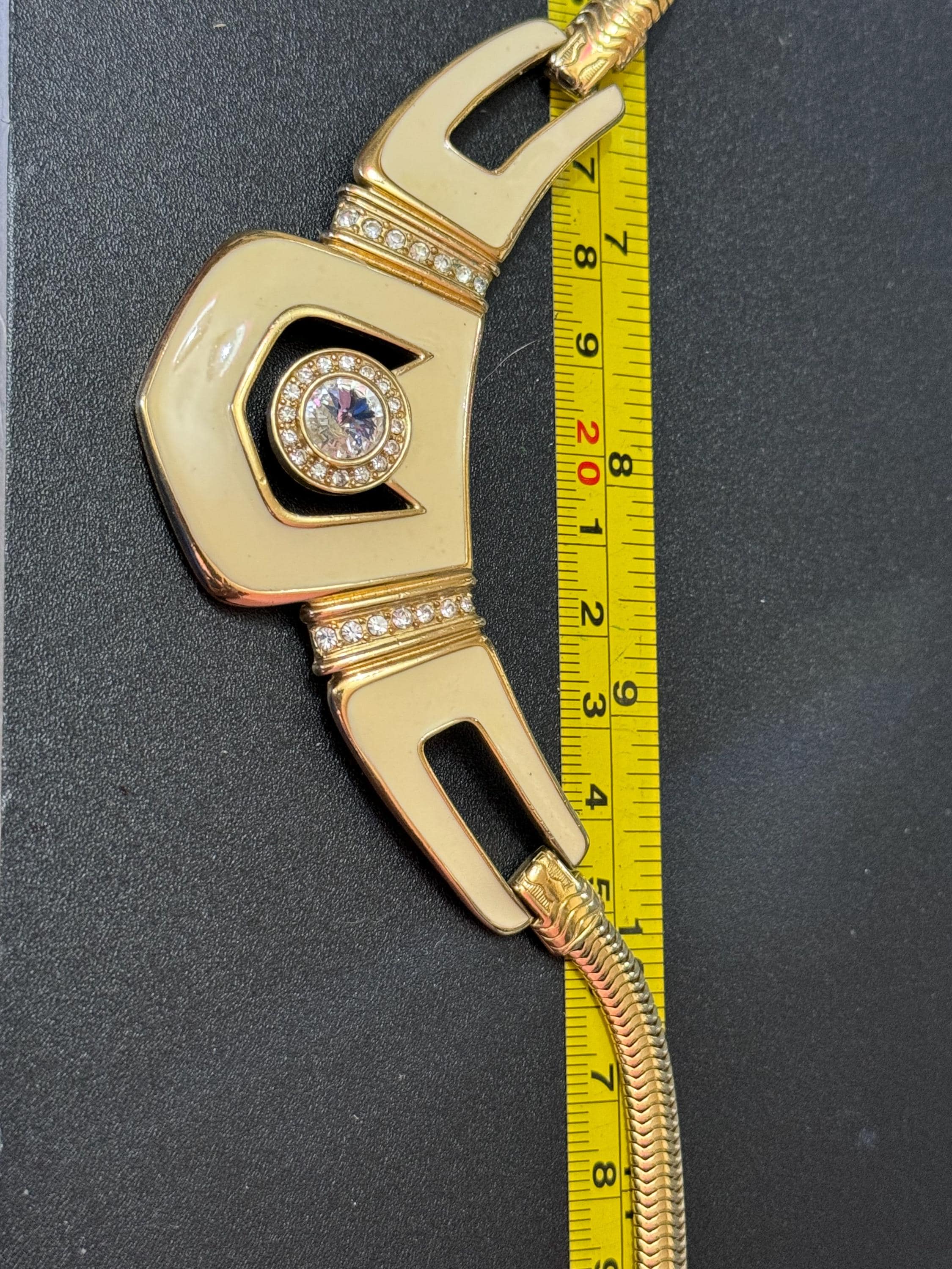 Petite fit Signed BG Bergdorf Goodman Vintage cream enamel chunky rivoli diamanté Choker gold tone flat snake chain necklace 39cm