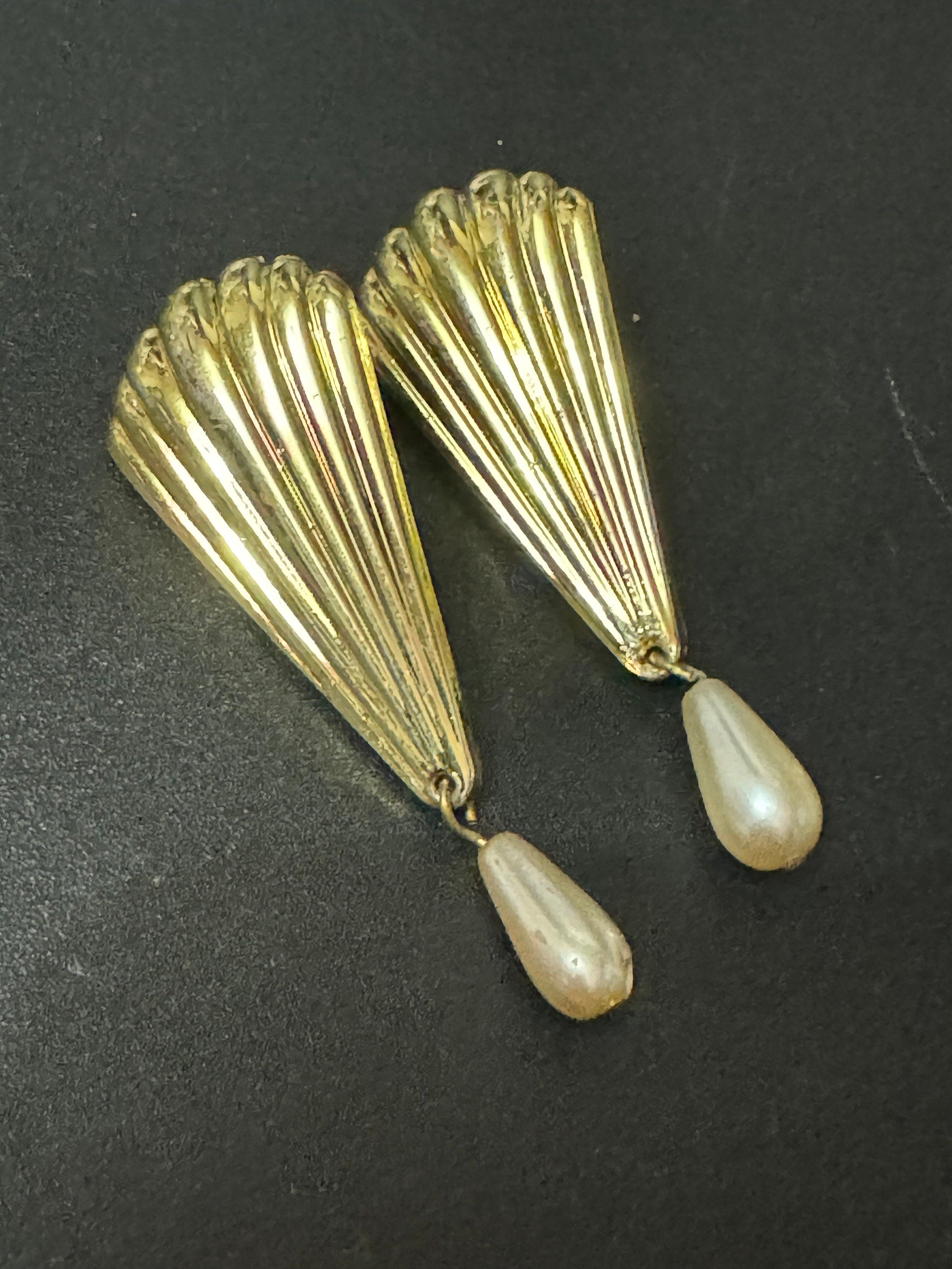 Vintage Art Deco Gold Tone Faux Pearl Drop Earrings