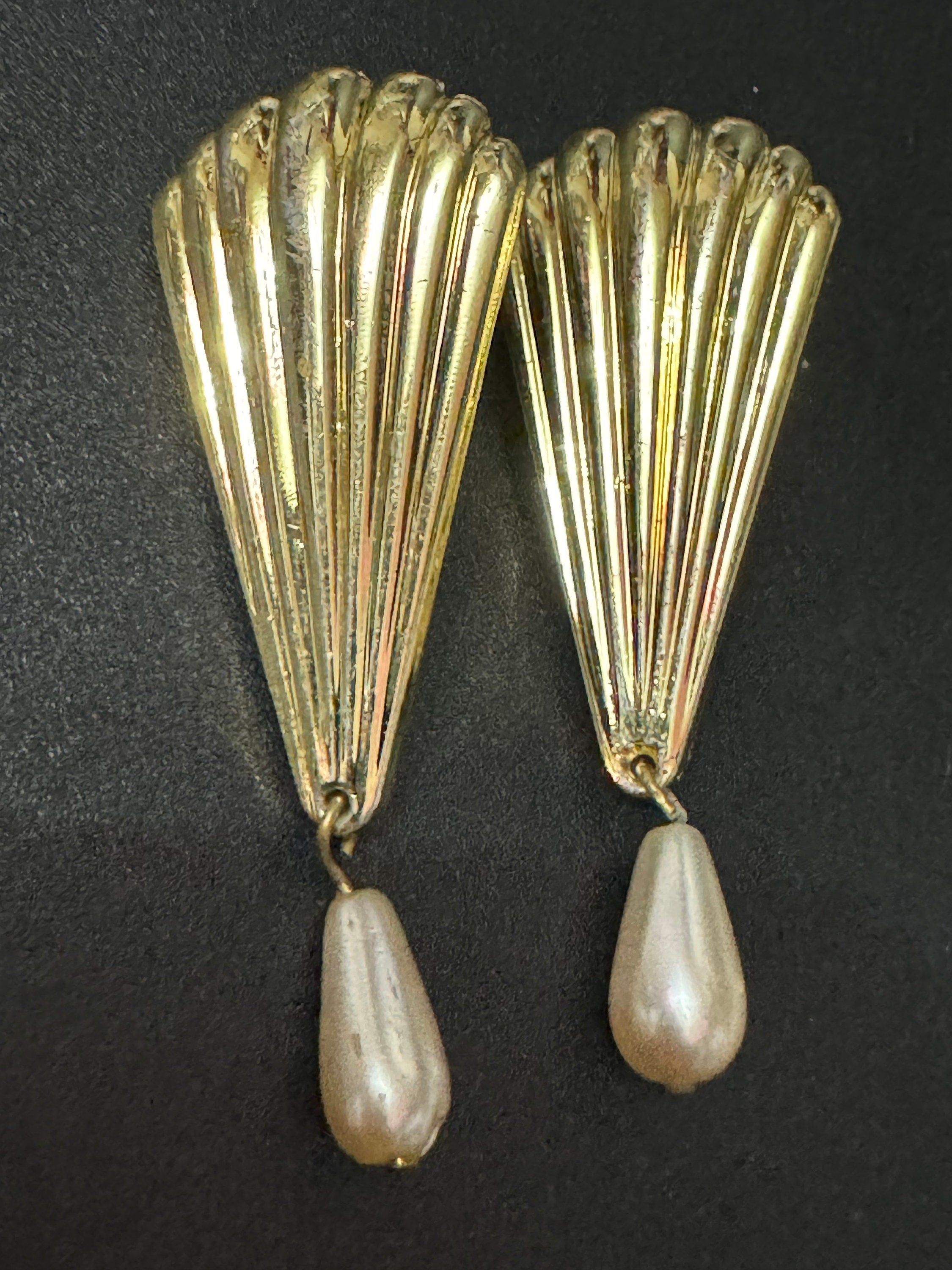 Vintage Art Deco Gold Tone Faux Pearl Drop Earrings