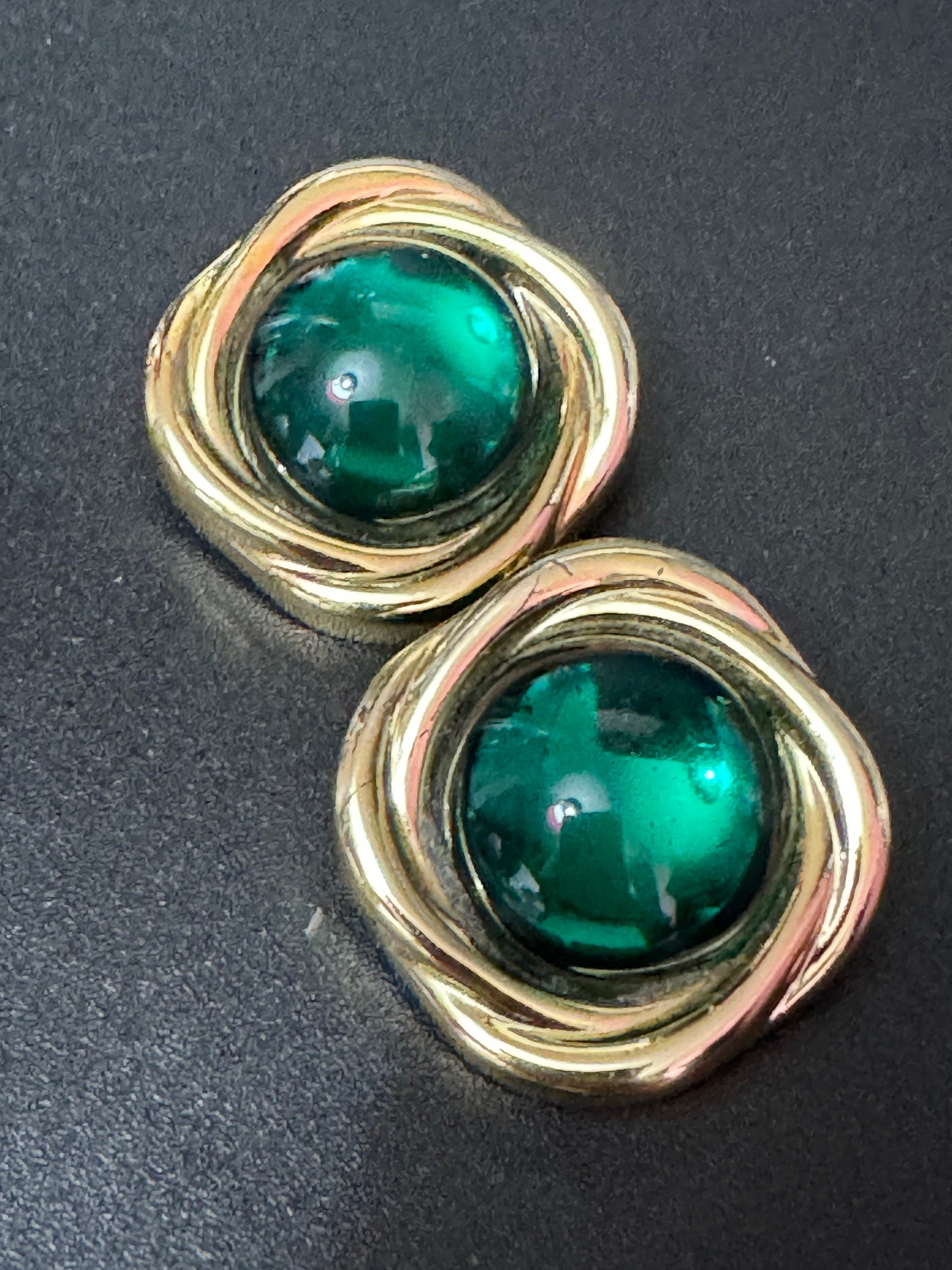 Vintage oversized squared gold tone bright green cabochon large button clip on earrings lightweight plastic 2.5cm Etruscan