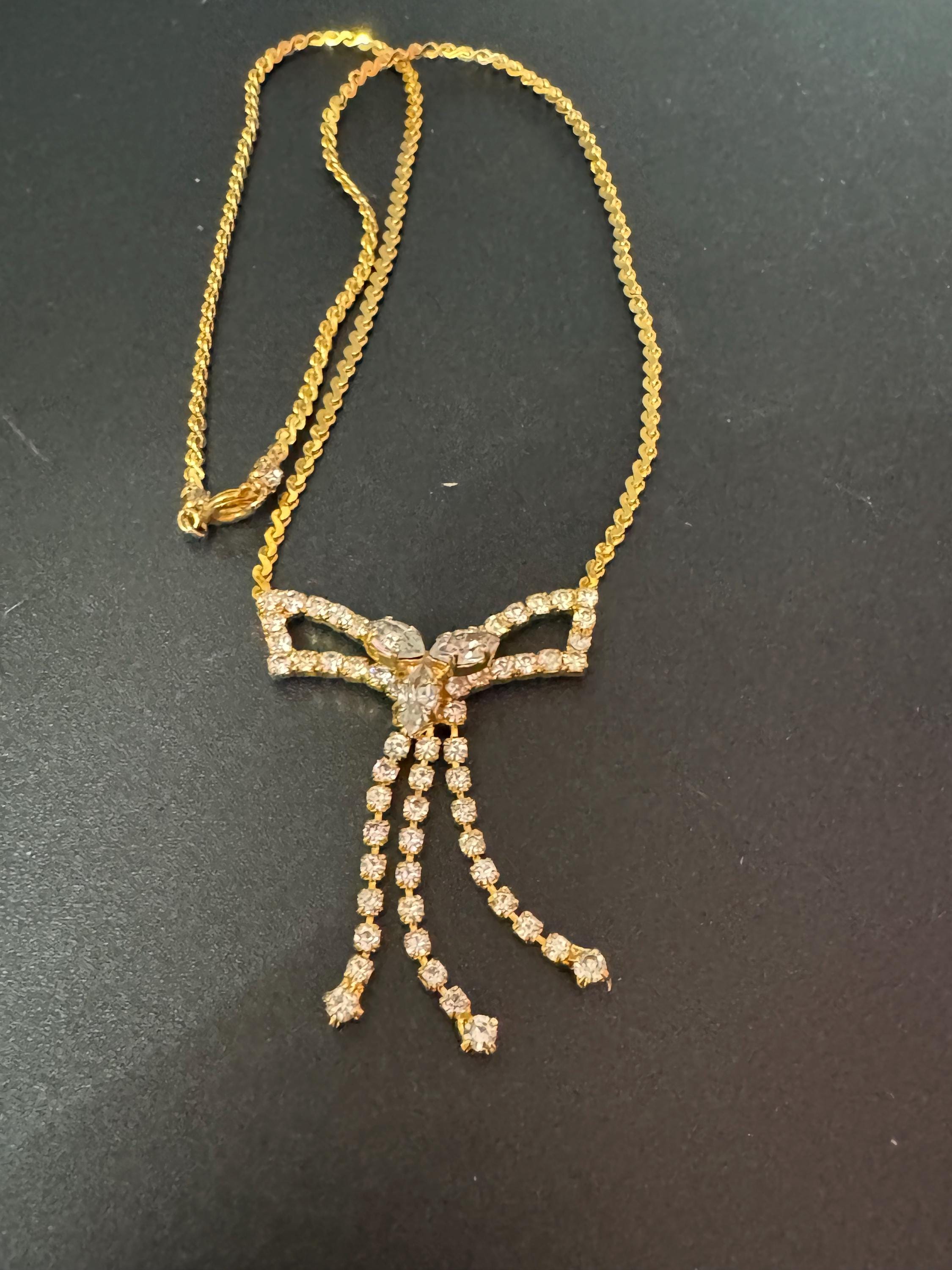 Vintage gold tone serpentine chain lariat drop bow necklace with clear diamanté glass paste stones 44cm