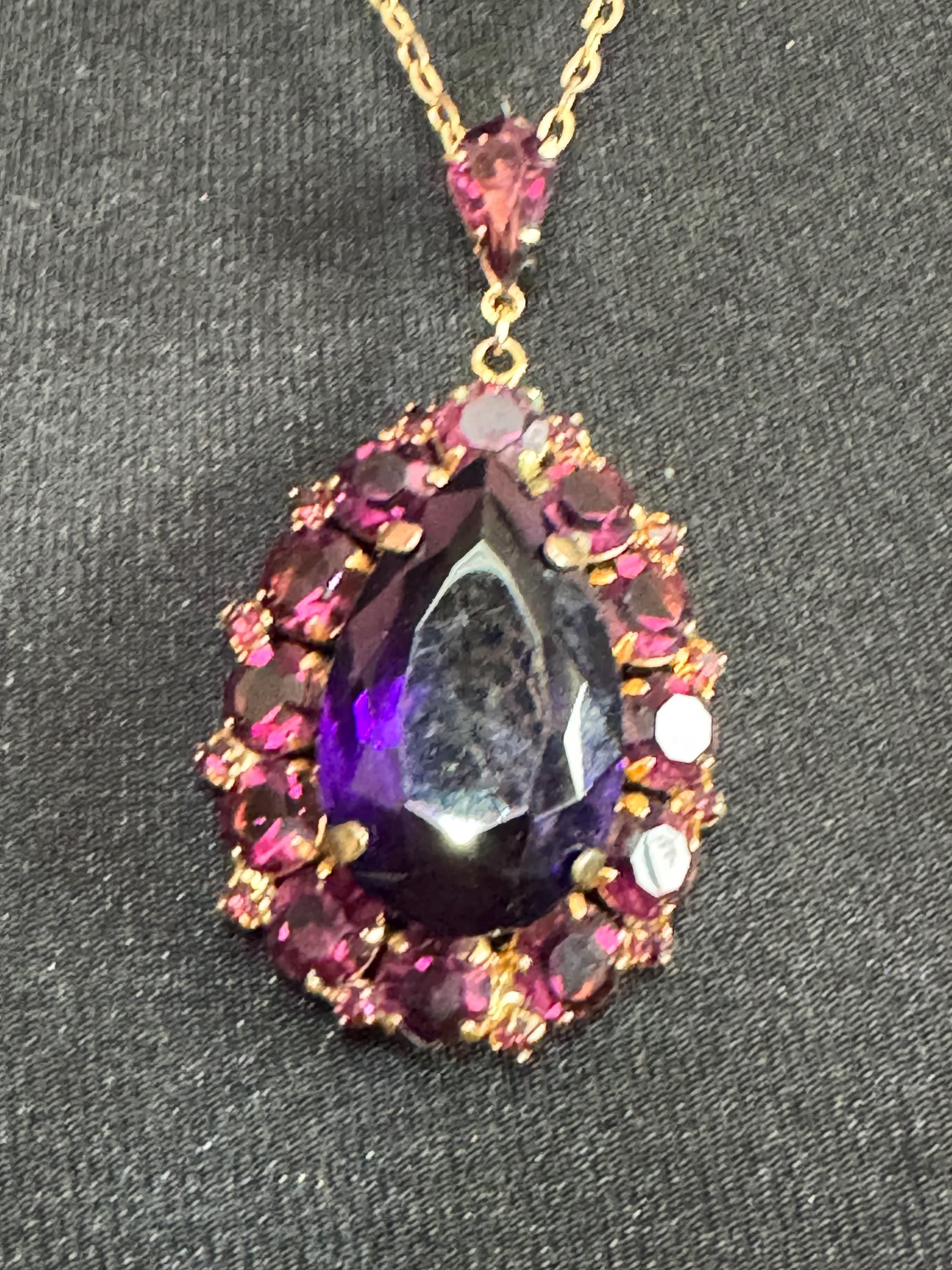 Vintage purple amethyst Glass gold tone metal rhinestone teardrop pendant on 60cm chain Necklace 1960s 1970s modernist