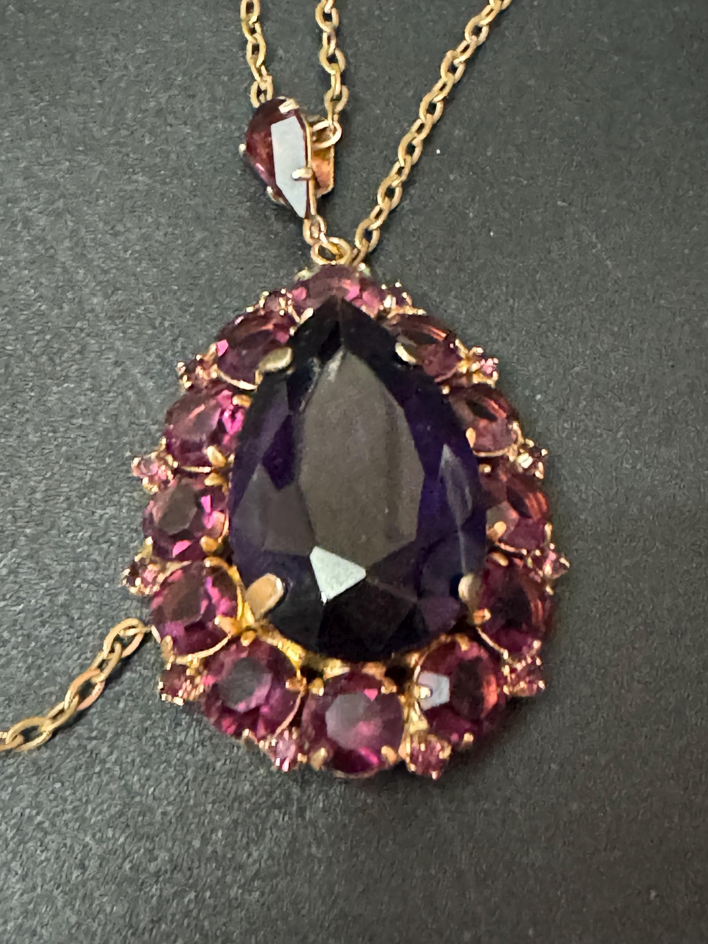 Vintage purple amethyst Glass gold tone metal rhinestone teardrop pendant on 60cm chain Necklace 1960s 1970s modernist