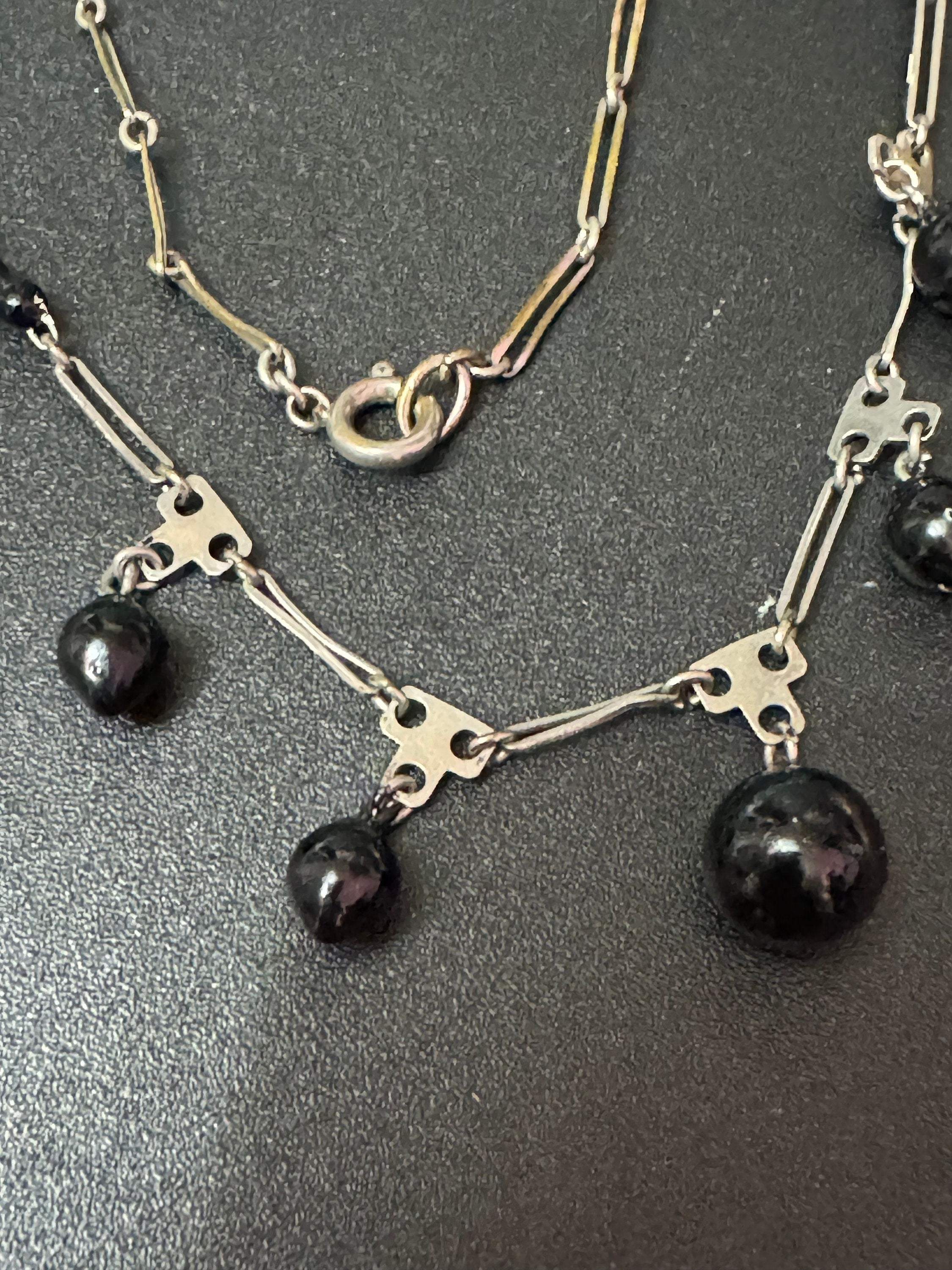 Petite fit small neck Art Deco black beaded silver tone 1920s 1930s drop necklace chrome