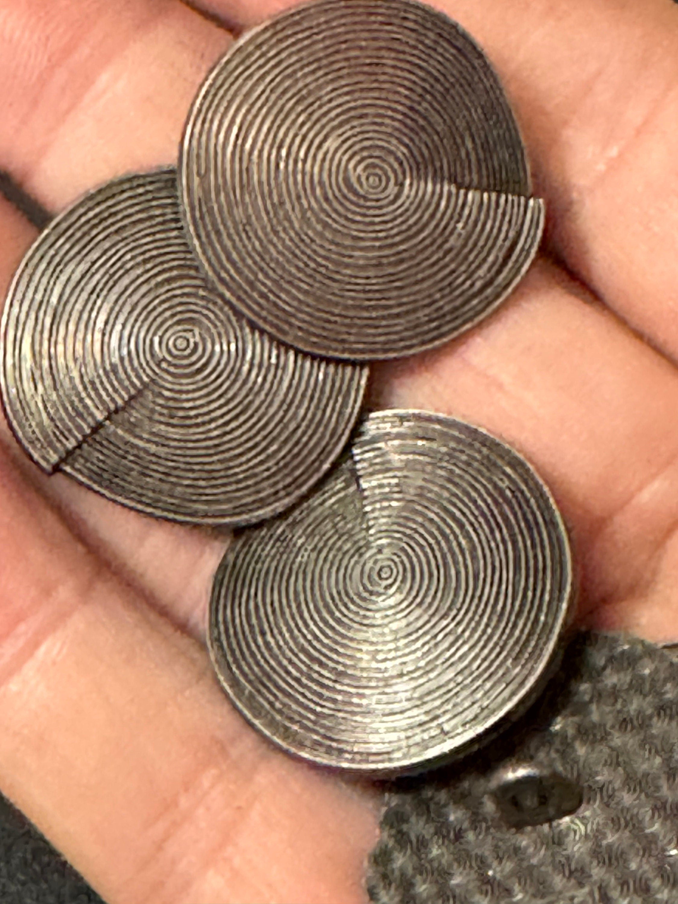 5 pack x 25mm antiqued metal dark silver tone round swirl coat buttons metal