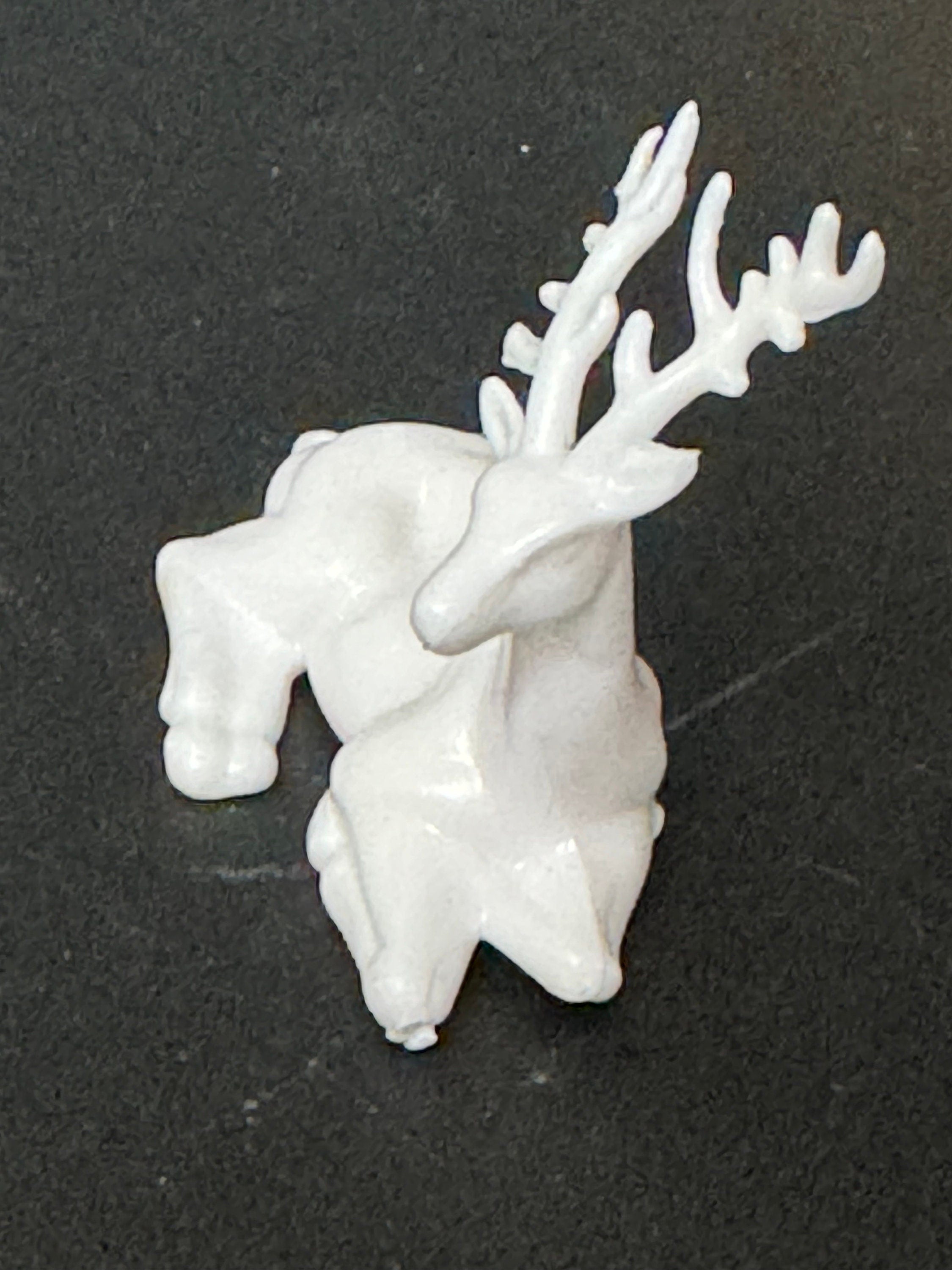 White Reindeer Cake Topper: Plastic Stag, Winter Woodland Decoration (4.5cm)