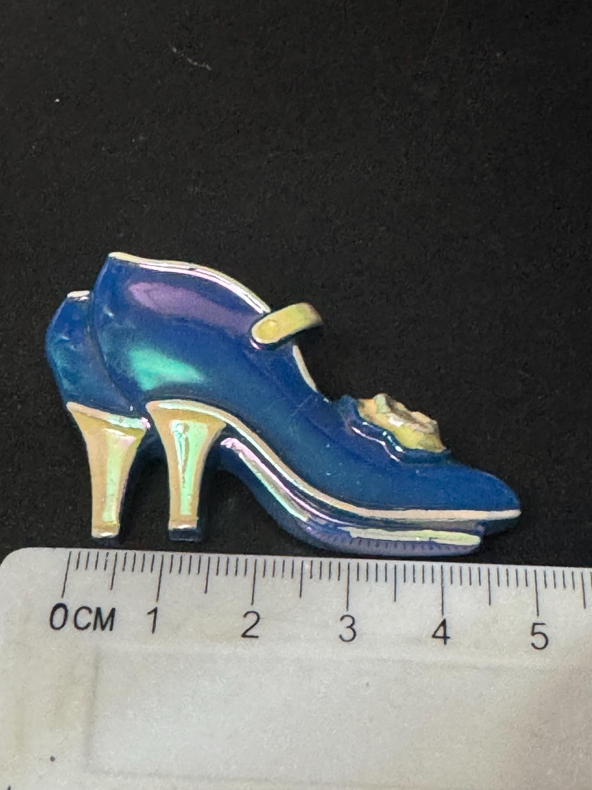 Novelty early plastic blue shoe brooch vintage French