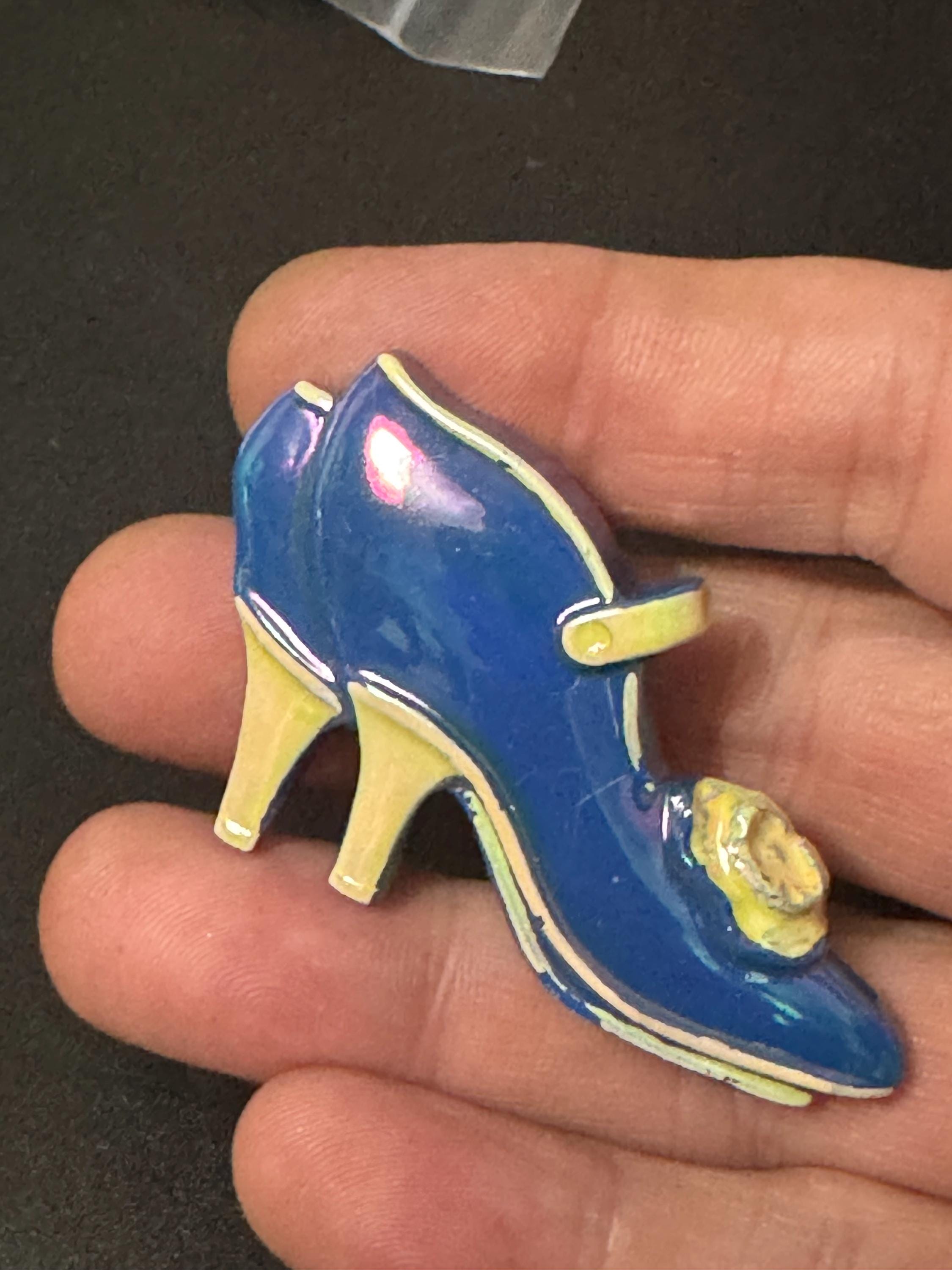 Novelty early plastic blue shoe brooch vintage French