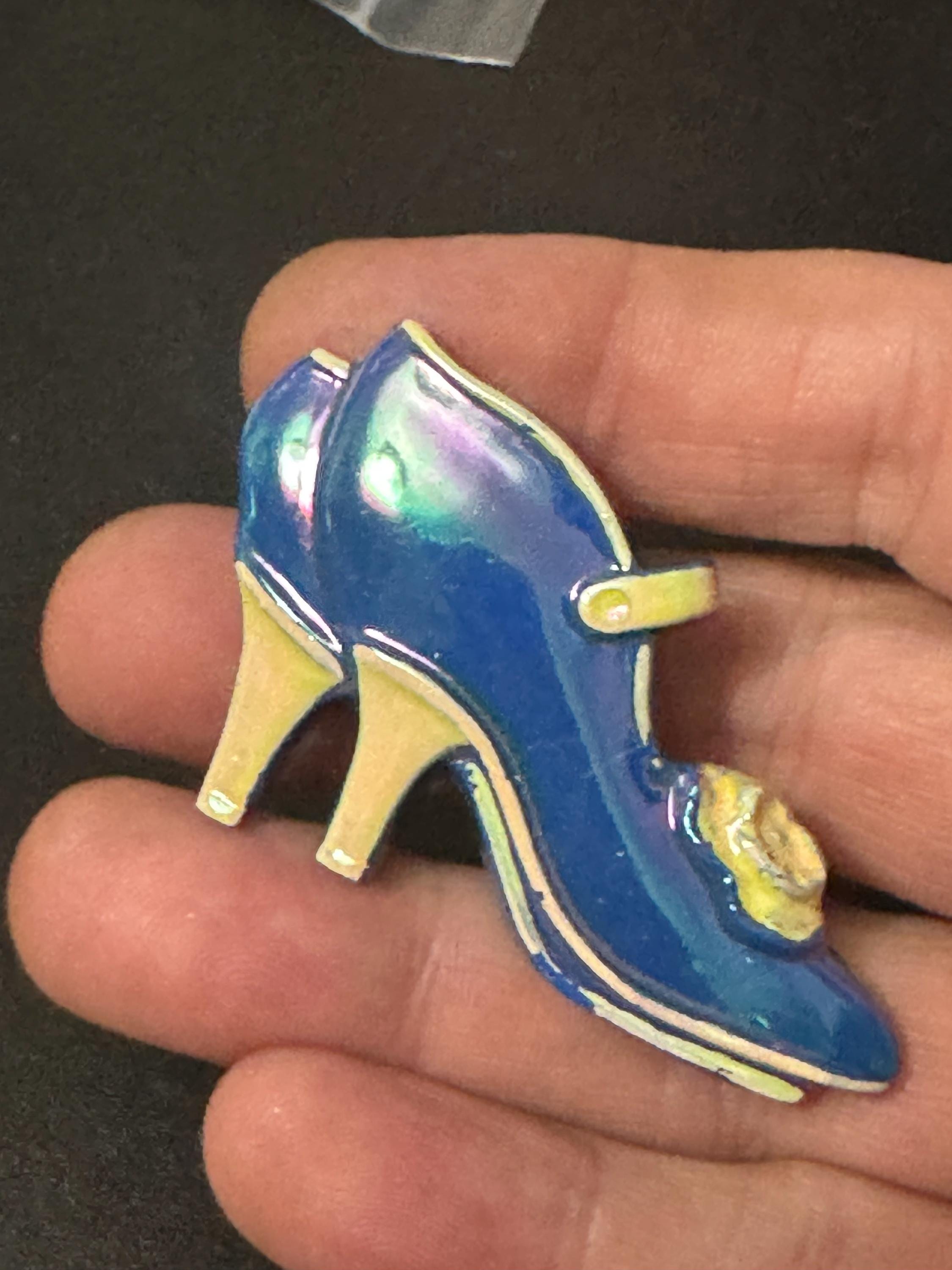 Novelty early plastic blue shoe brooch vintage French