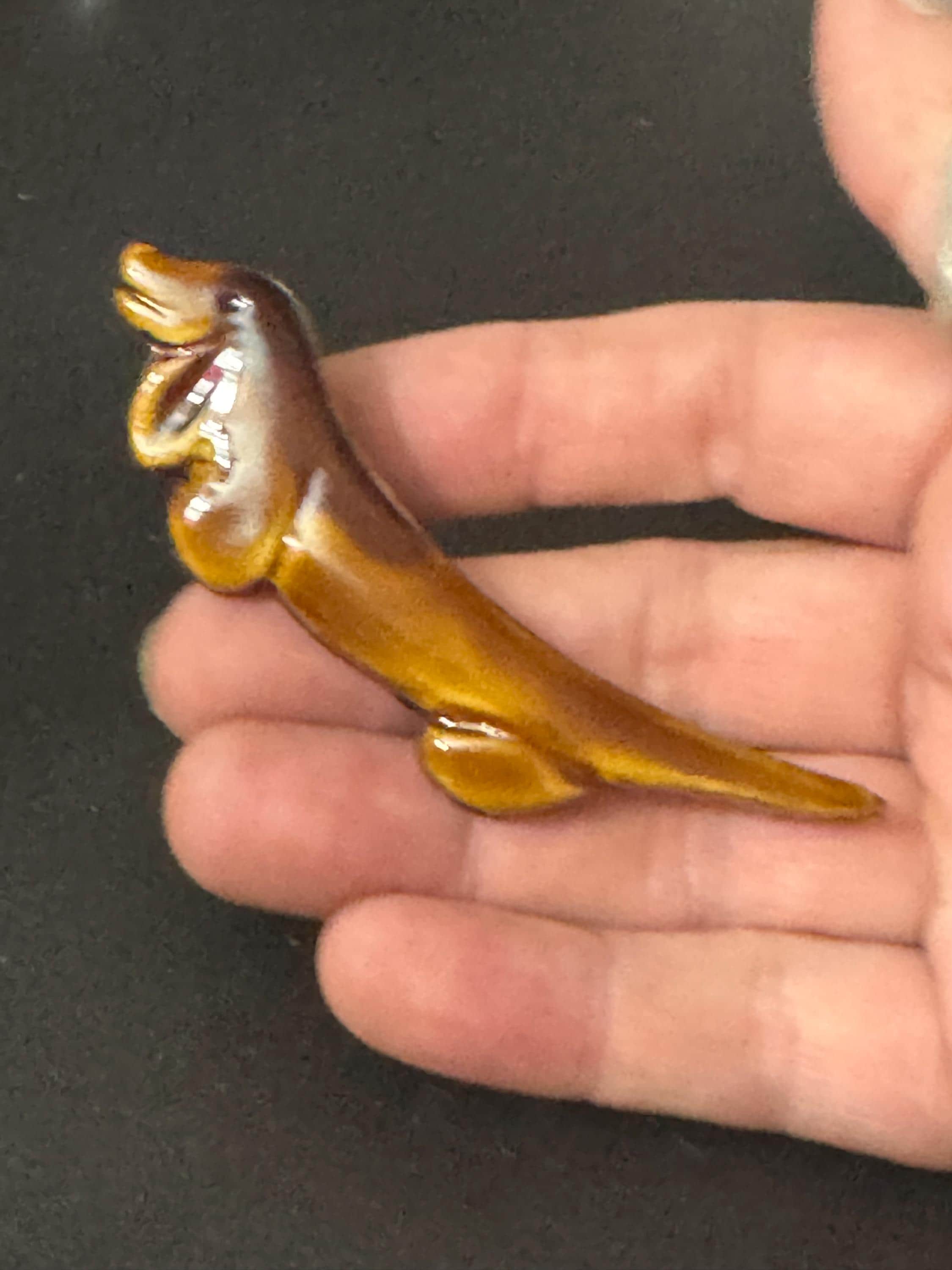 sausage dog Dachshund brooch, True vintage French early plastic