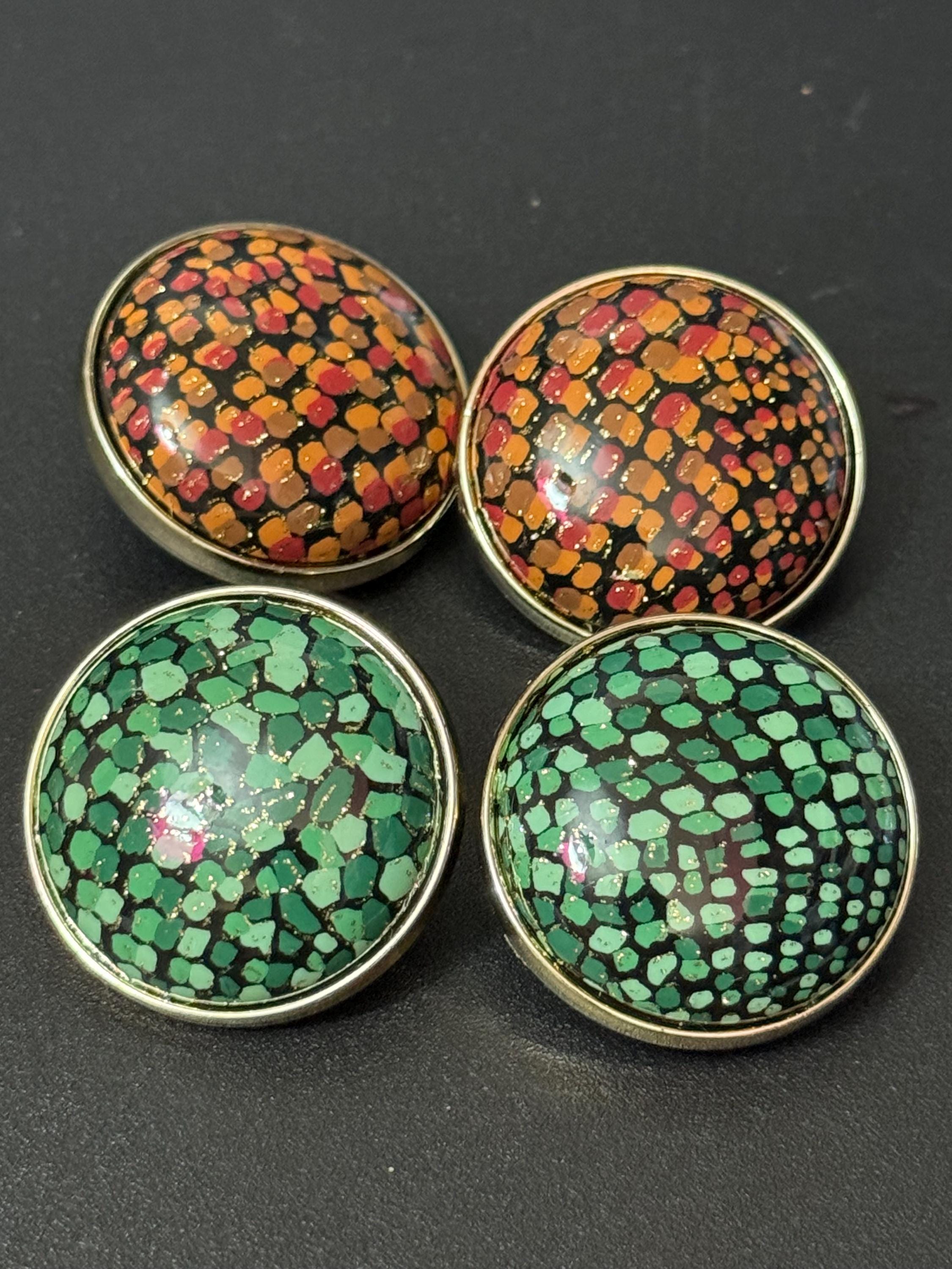 Vintage 1950s brown domed disc Clip On Earrings: Gold Tone