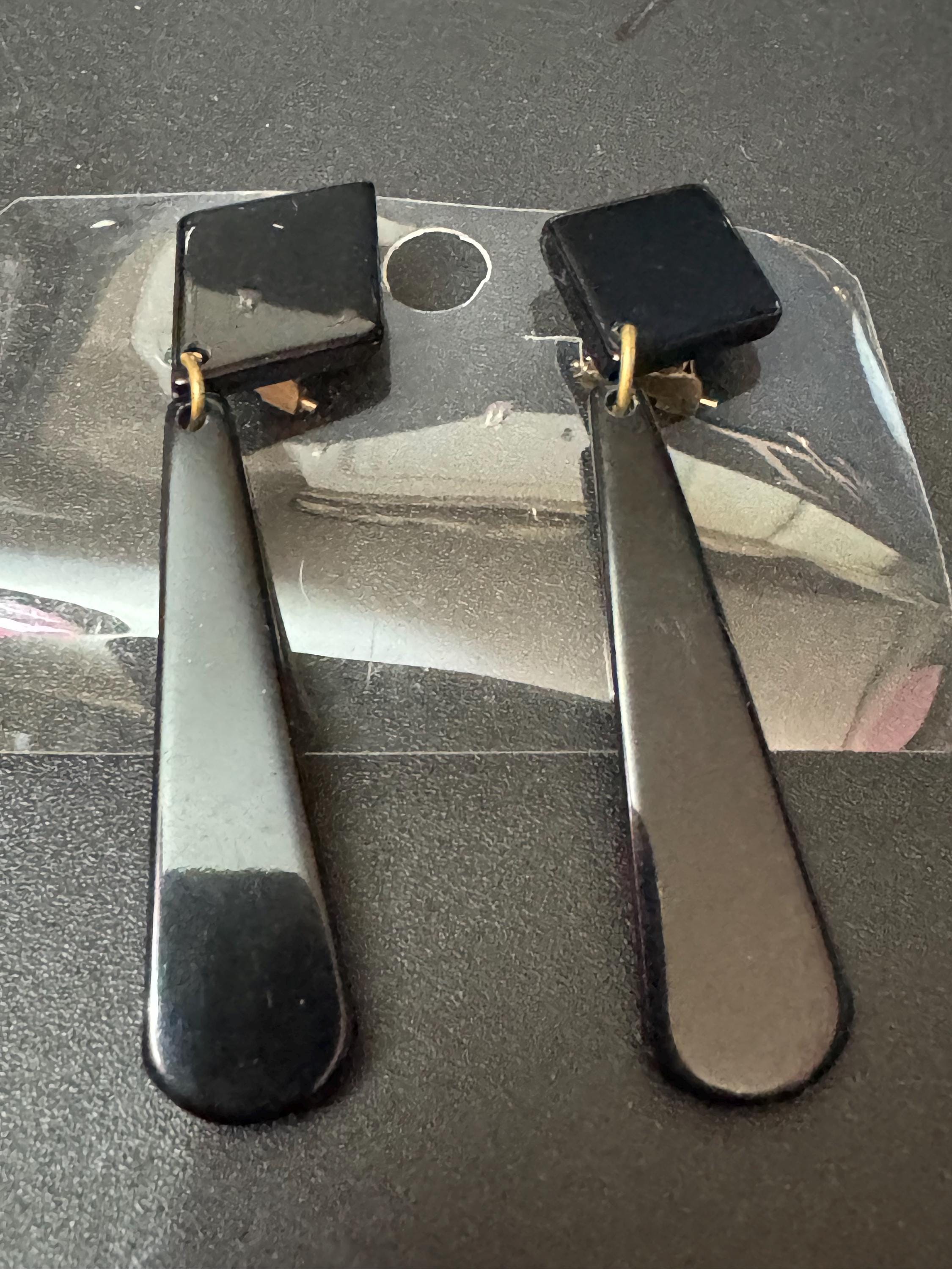 1960s French Black Plastic teardrop Clip On Earrings: Dangle