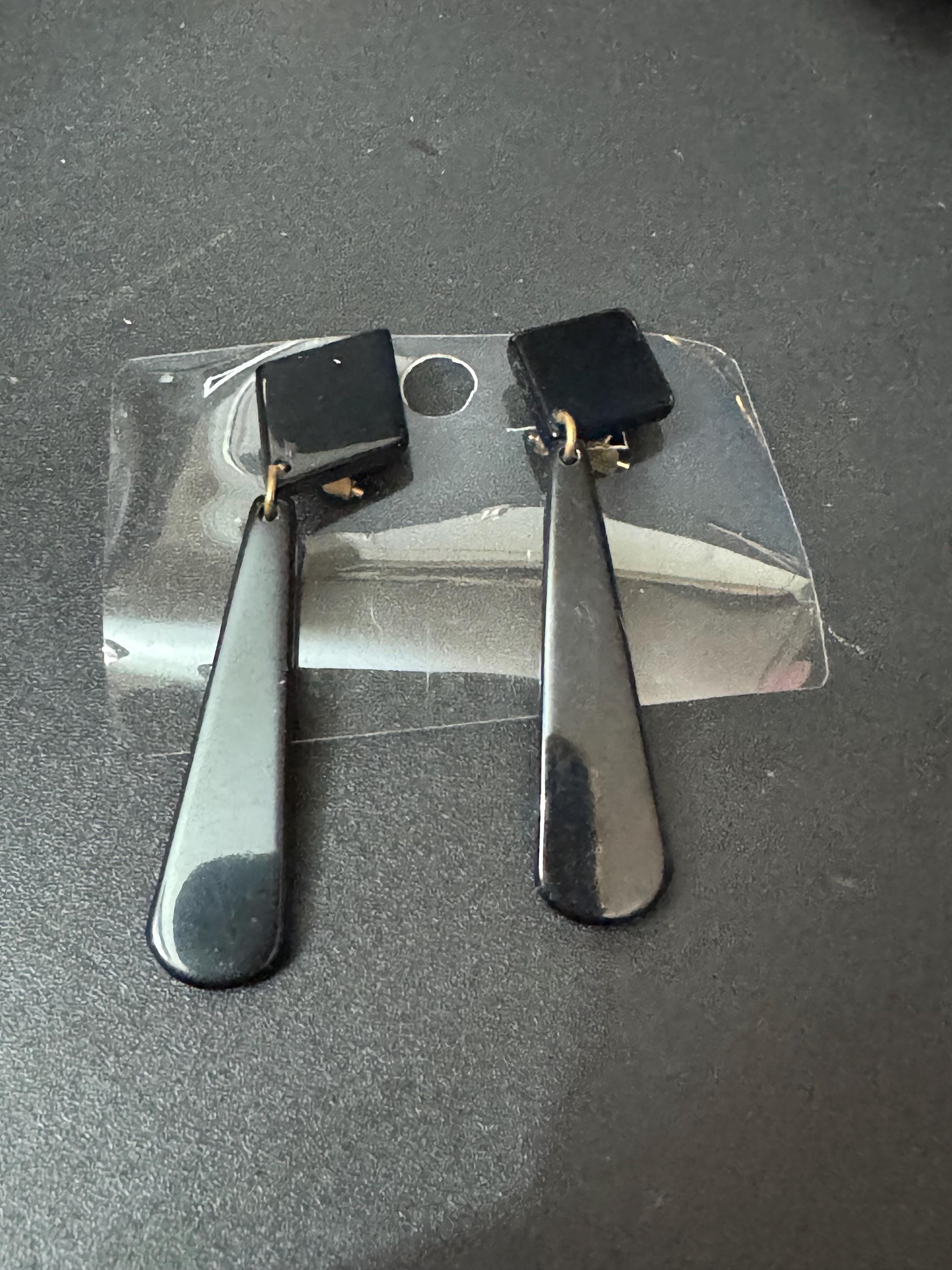 1960s French Black Plastic teardrop Clip On Earrings: Dangle