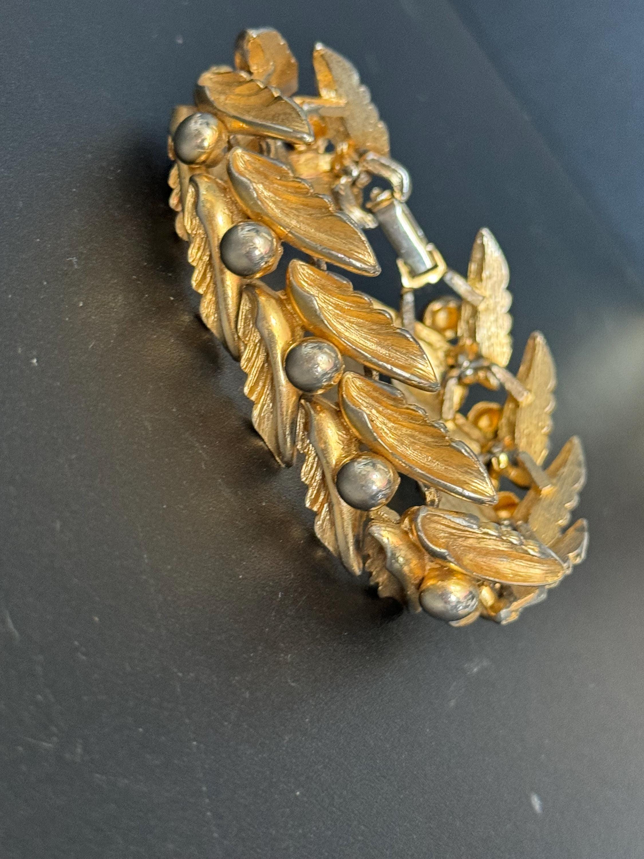 Vintage gold tone mid century textured ball and leaf design panel link wide bracelet