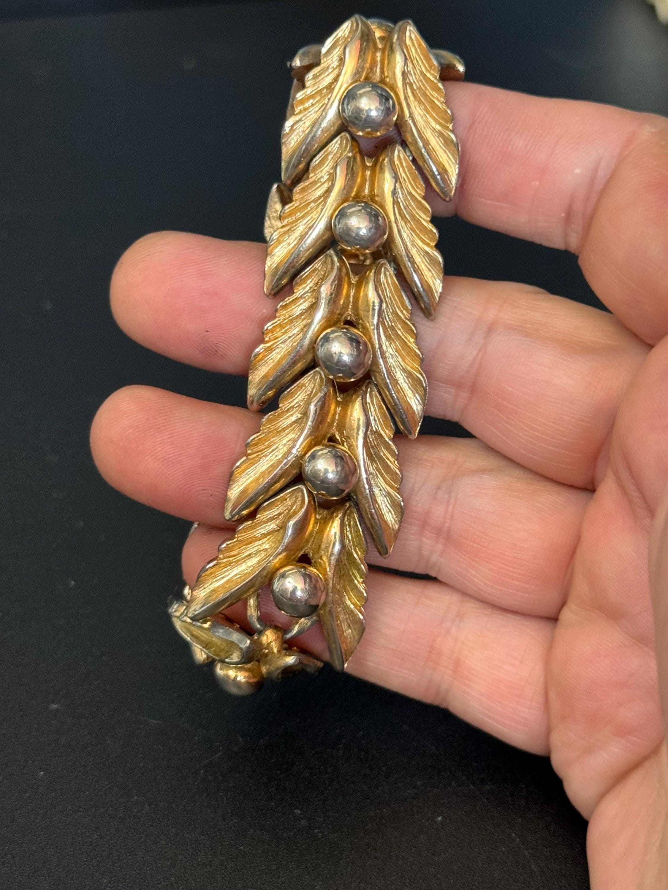 Vintage gold tone mid century textured ball and leaf design panel link wide bracelet