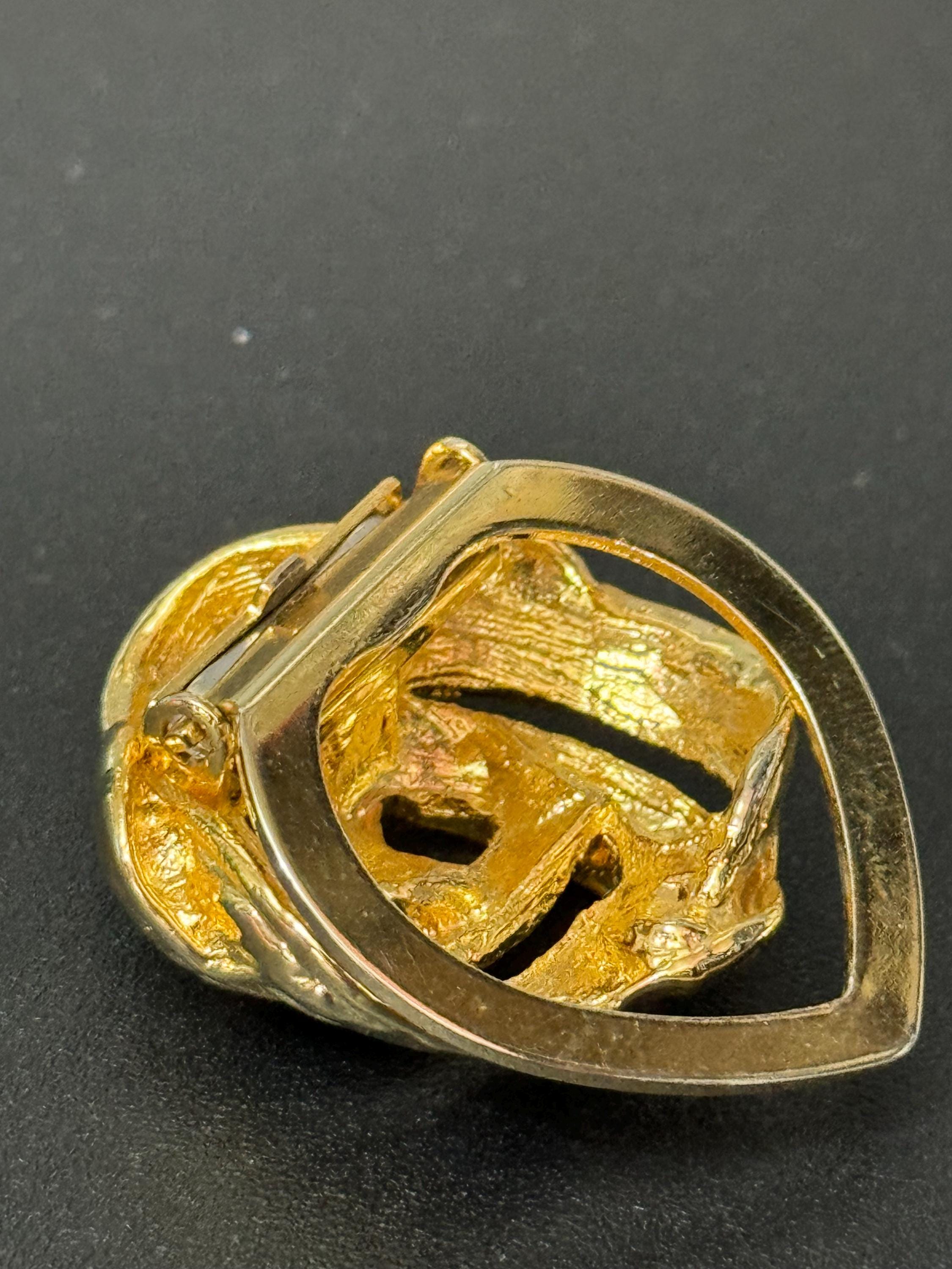 Gold Tone rope knot cut out work Scarf Clip