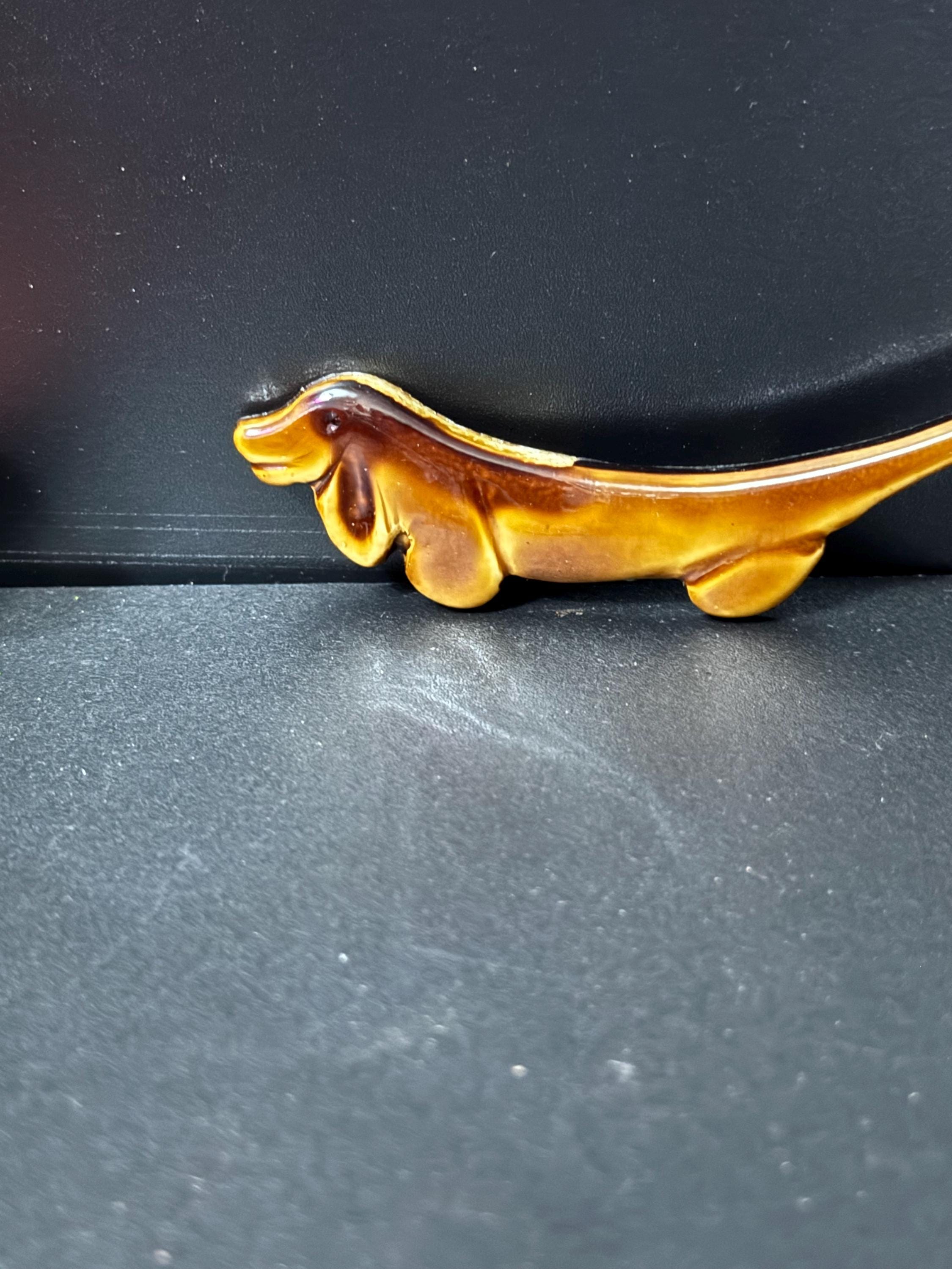 sausage dog Dachshund brooch, True vintage French early plastic