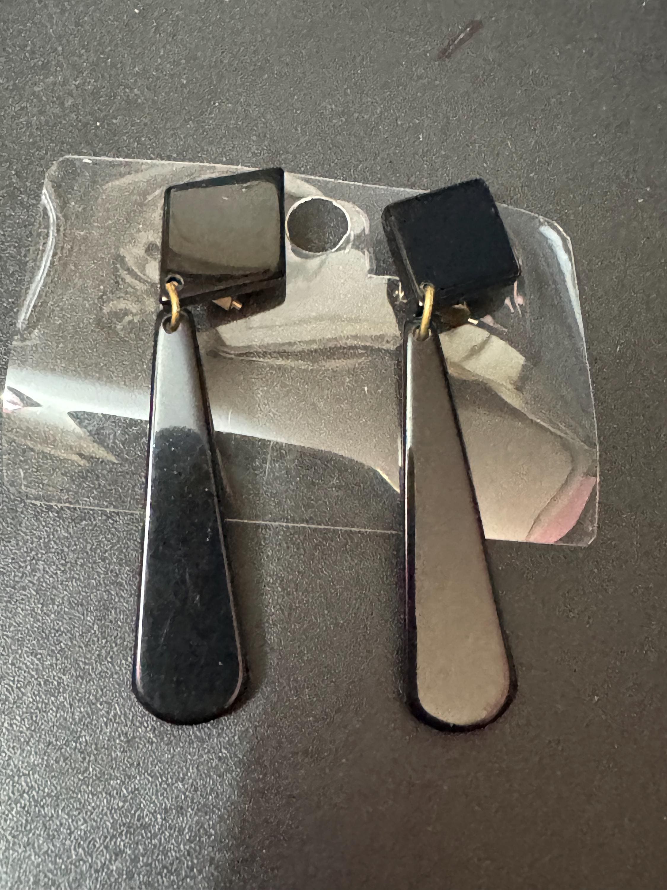 1960s French Black Plastic teardrop Clip On Earrings: Dangle