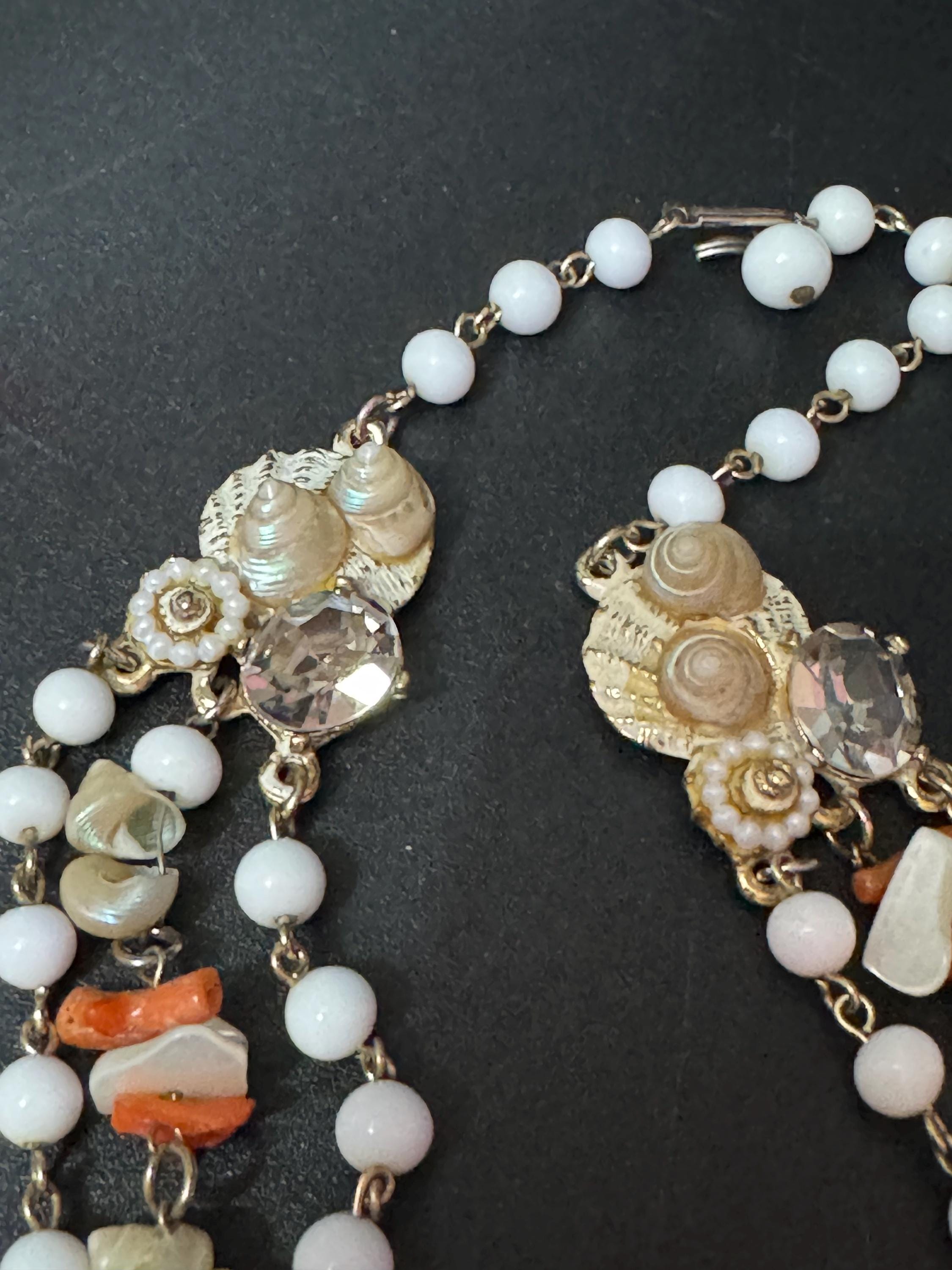 Signed ART Arthur Pepper Vintage white glass bead natural coral and shell seashell beaded necklace to 41cm