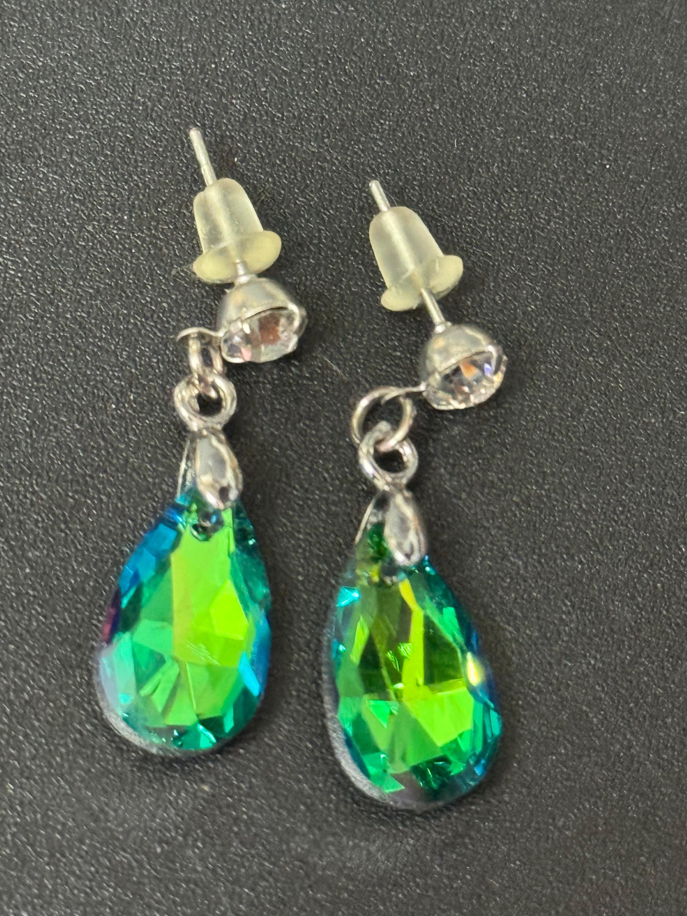 Emerald green glass Coloured Crystal diamanté teardrop dangly earrings retro unused shop stock pierced stainless steel