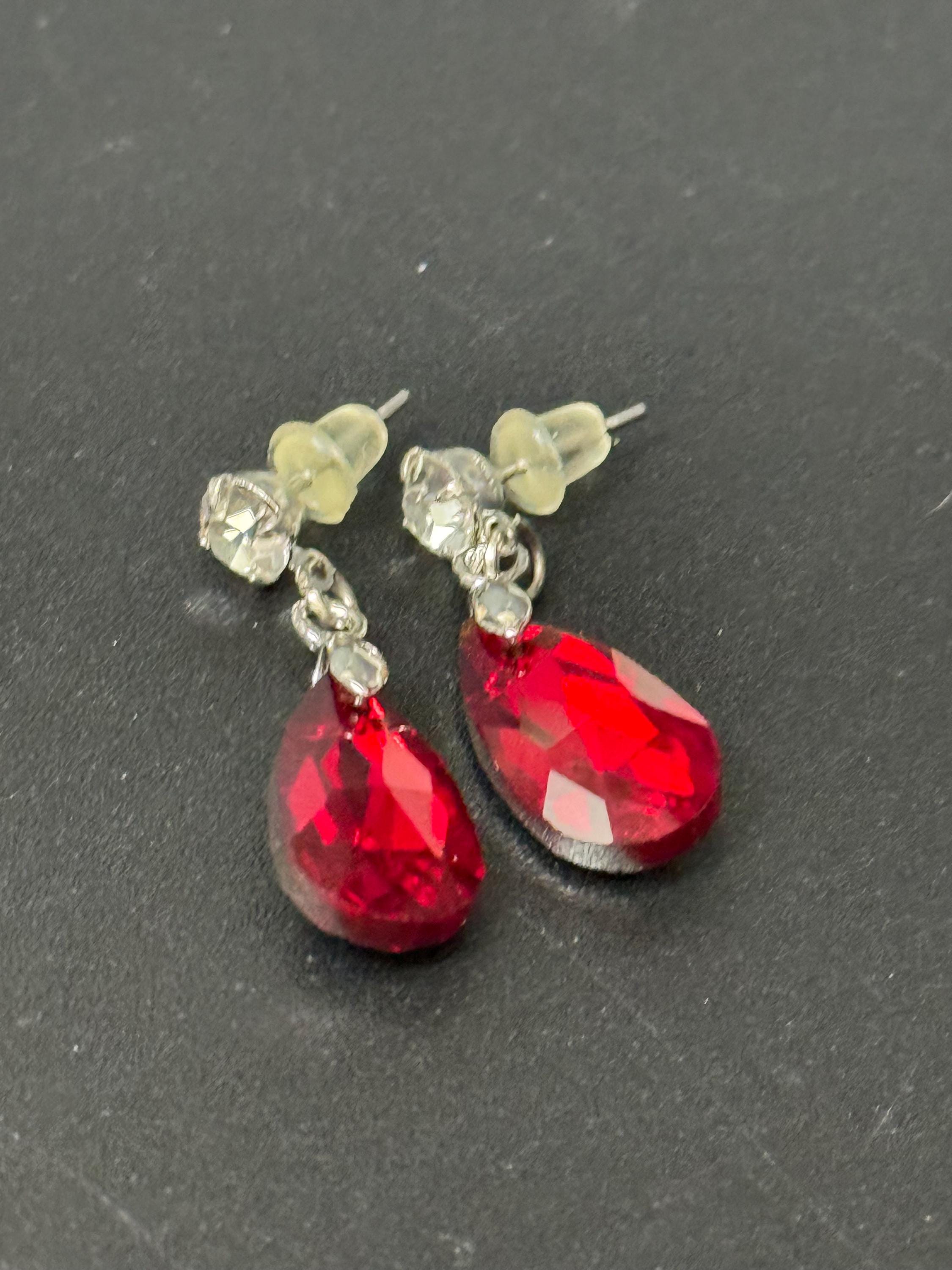 Red ruby glass Coloured Crystal diamanté teardrop dangly earrings retro unused shop stock pierced stainless steel