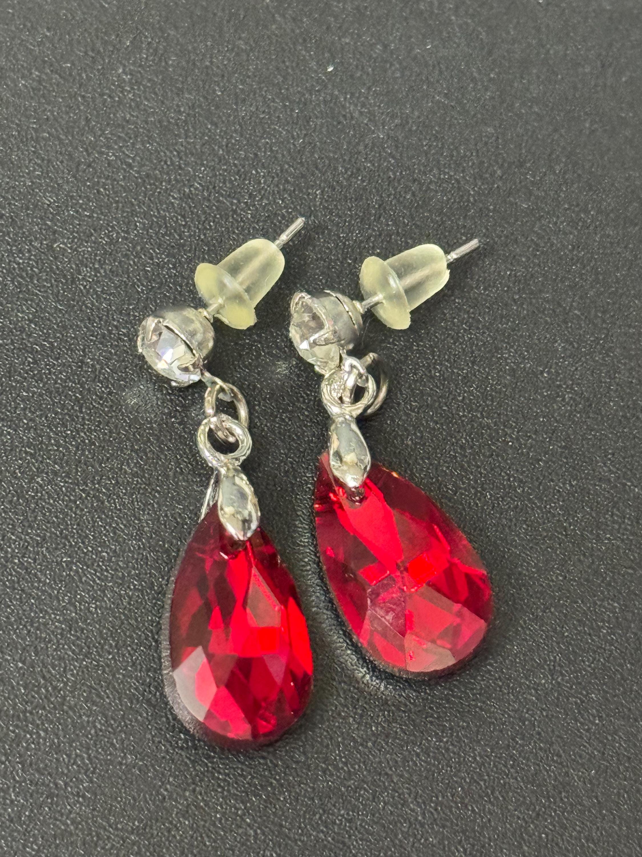 Red ruby glass Coloured Crystal diamanté teardrop dangly earrings retro unused shop stock pierced stainless steel