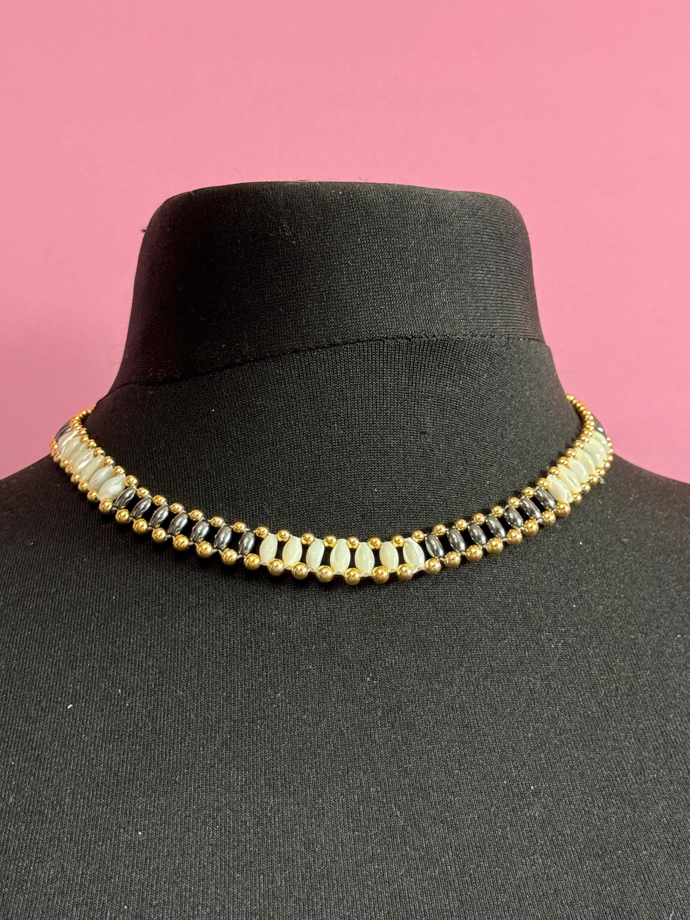 Vintage Mother of Pearl Beaded Choker: Boho Nautical Necklace (47cm)