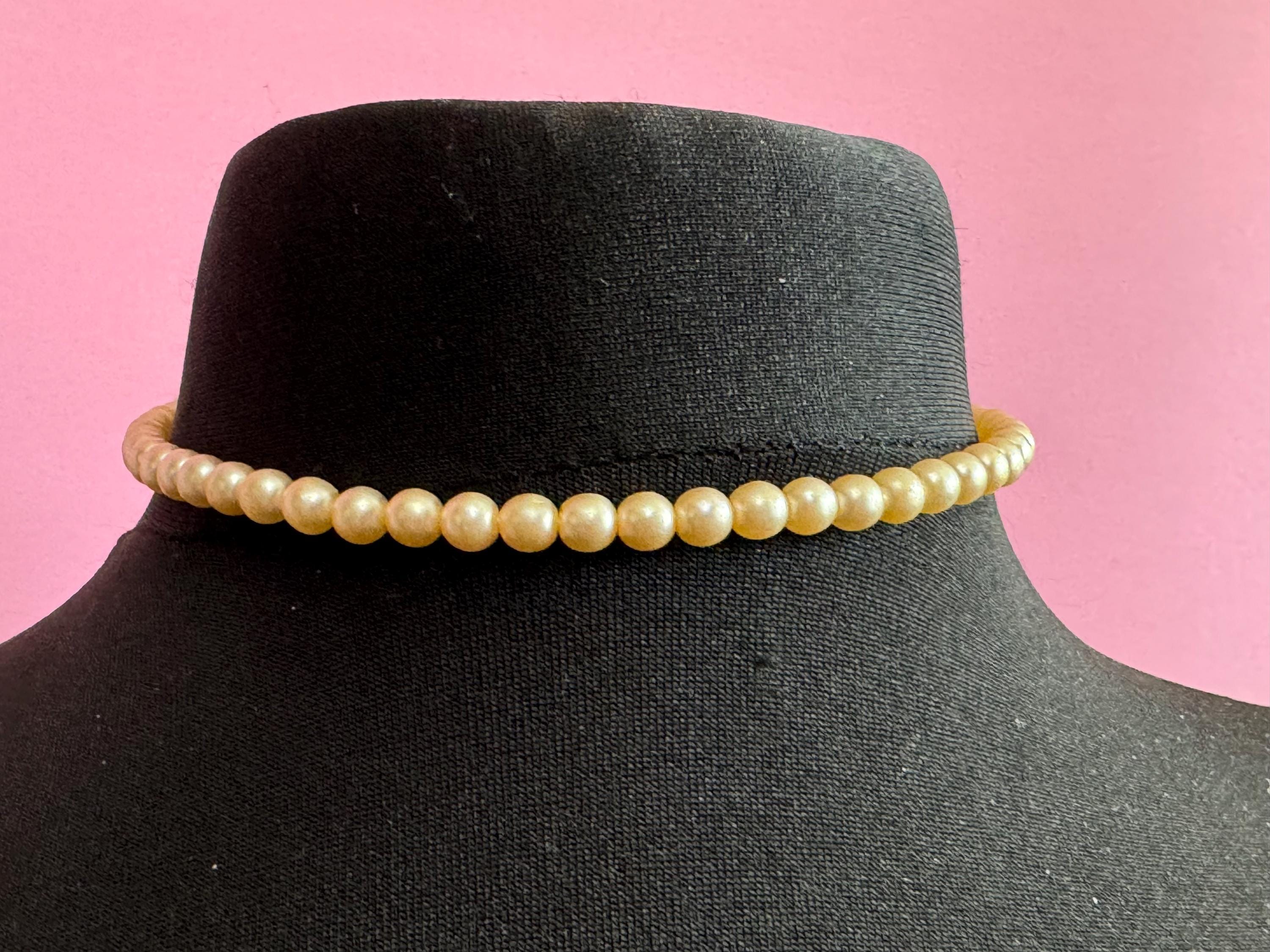 Vintage short cream glass pearl necklace silver tone diamanté clasp 40cm 6mm beads