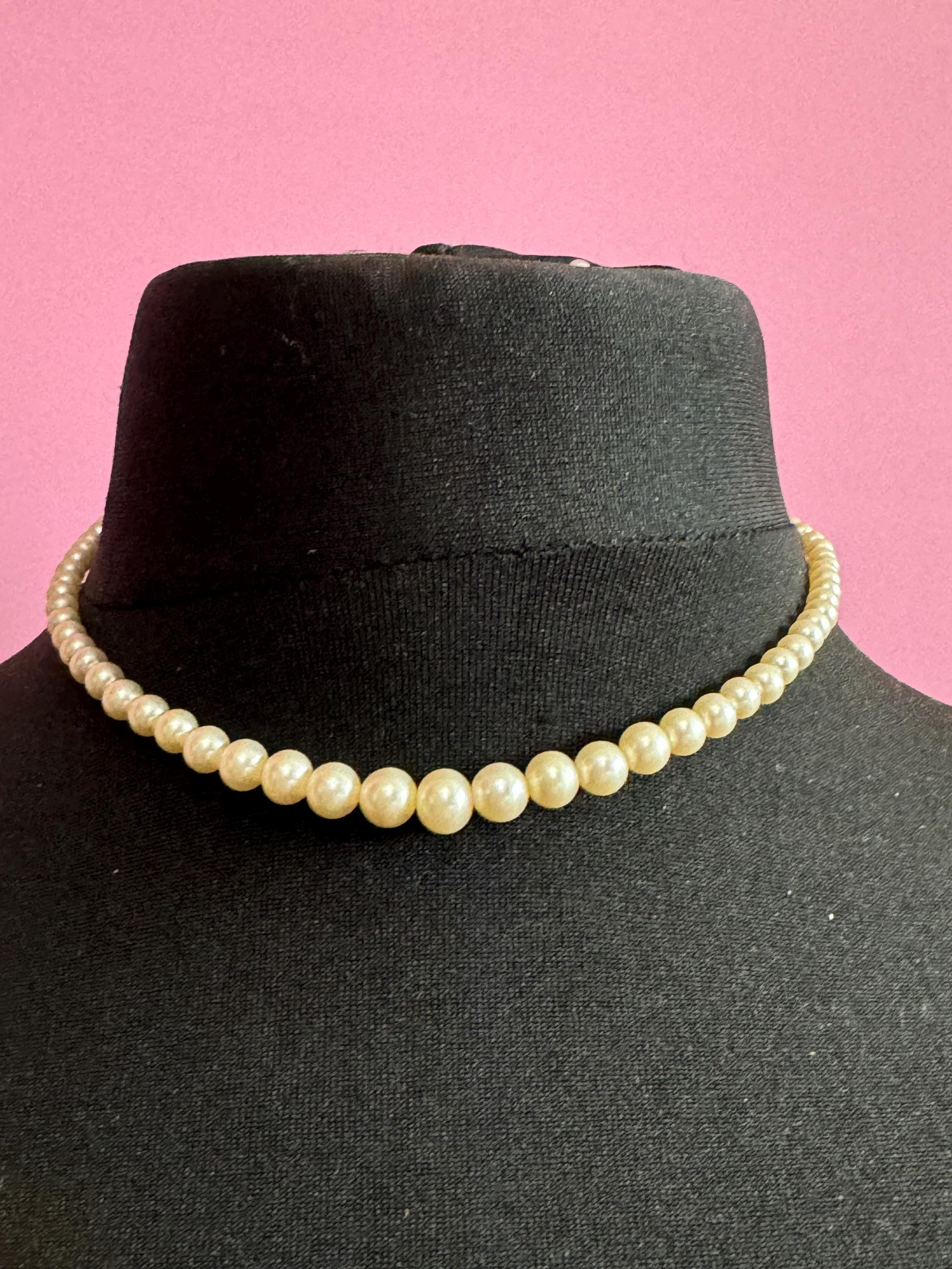 Signed pompadour Vintage short cream glass graduated pearl necklace silver tone diamanté clasp 41cm
