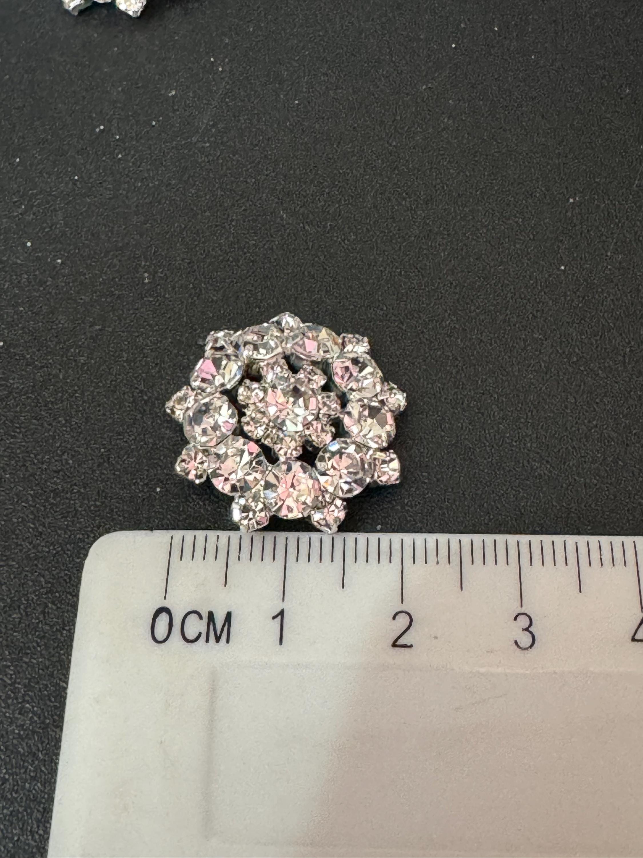 22mm Set of 5 round clear diamanté rhinestone buttons snowflake