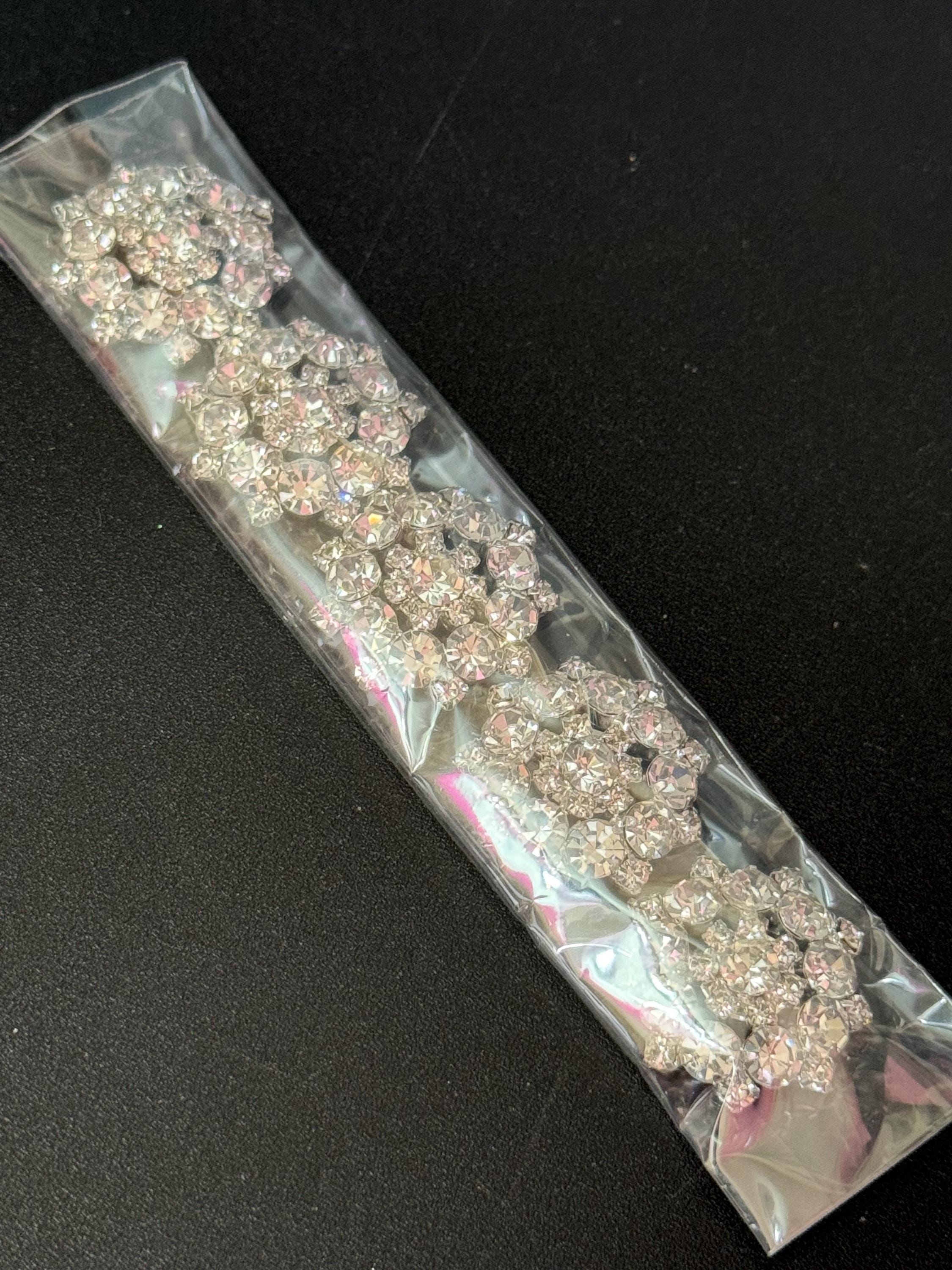 22mm Set of 5 round clear diamanté rhinestone buttons snowflake