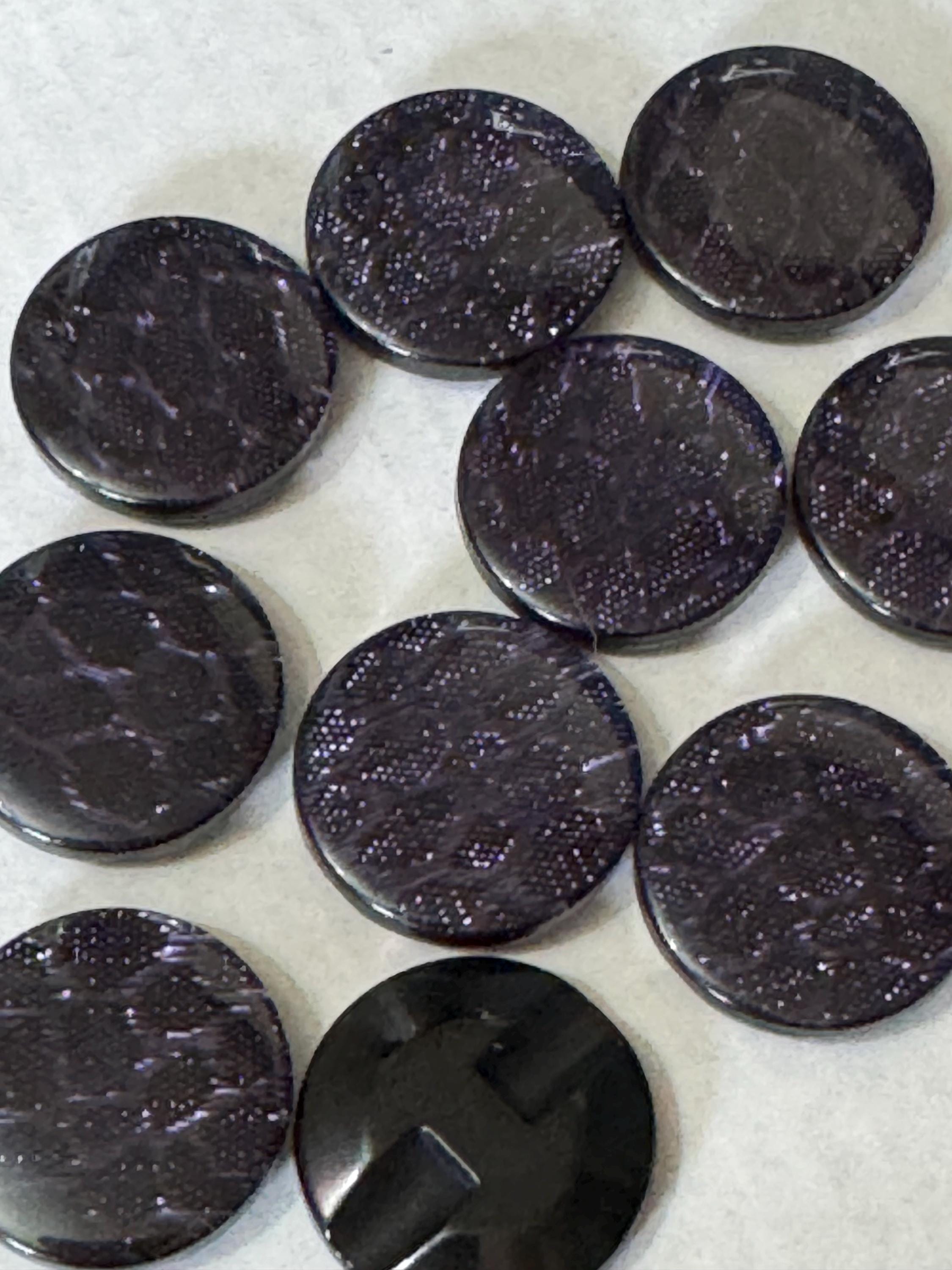 Set of 10 x 22mm plastic Violet Blue Purple snakeskin buttons glitter