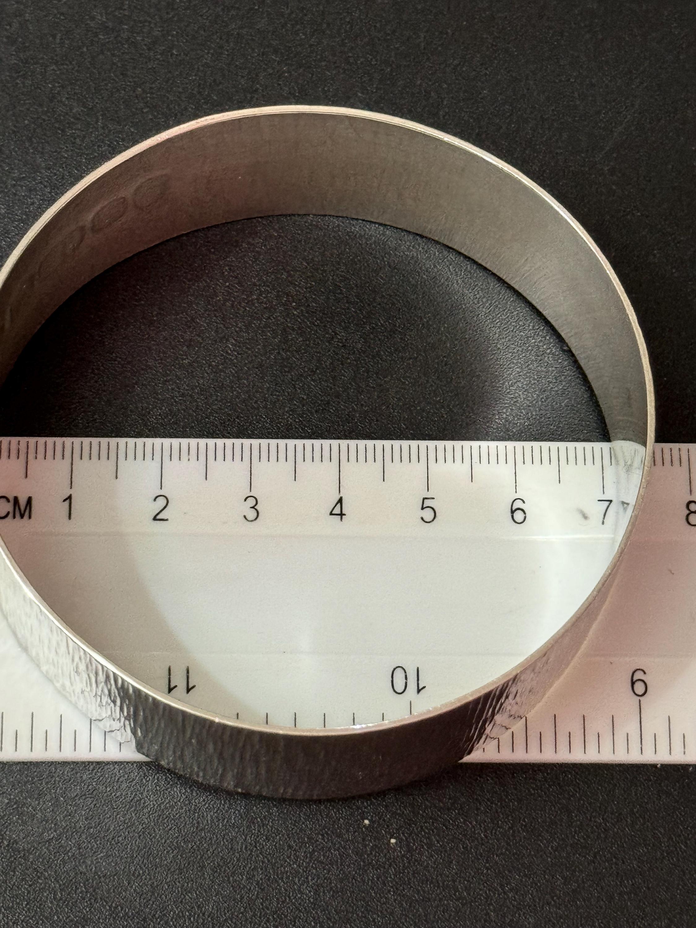 Wide wrist 1977 Sterling silver 2.5cm wide modernist bark bangle Birmingham hallmarked silver jubilee