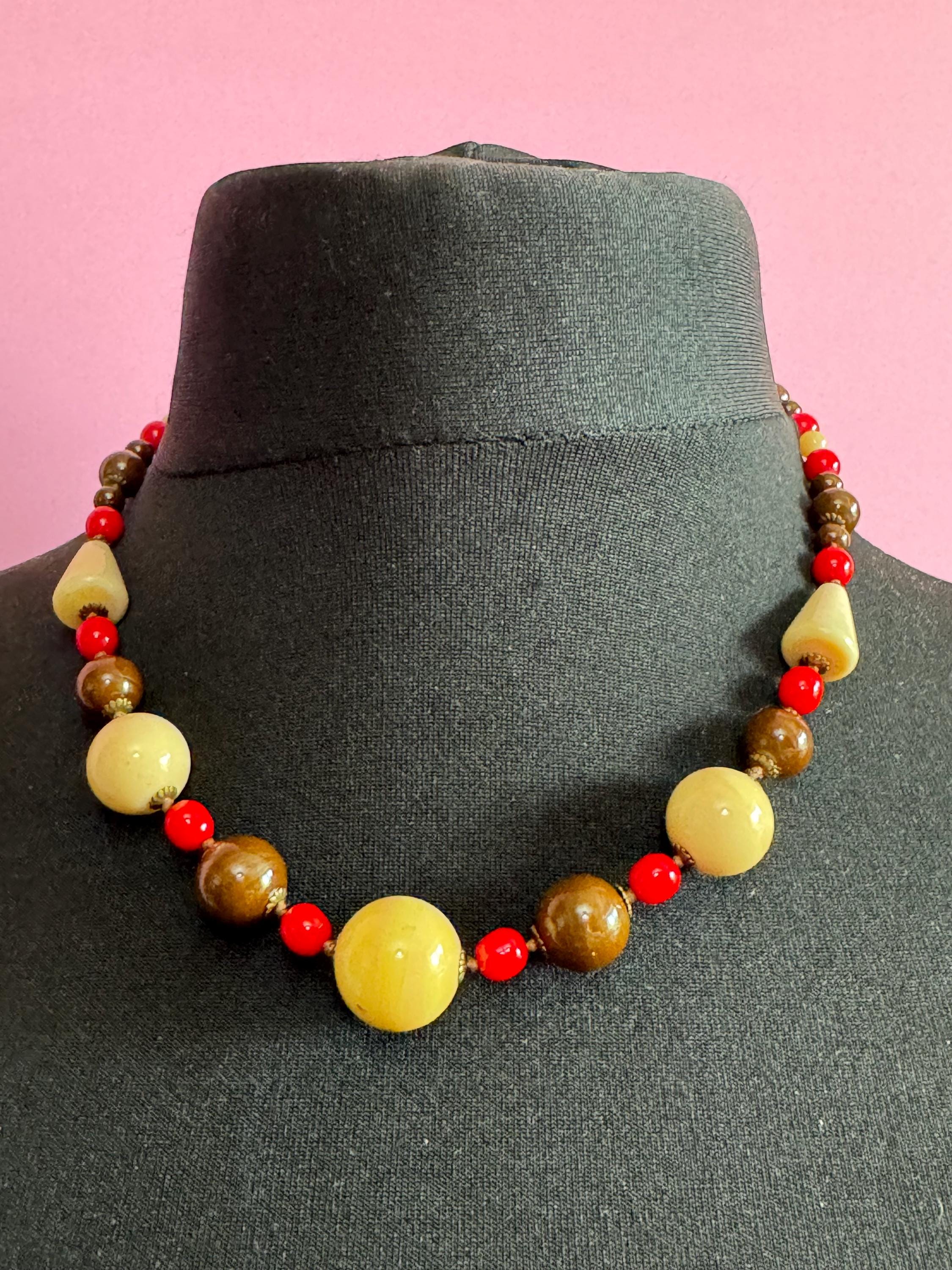 Vintage Art Deco beaded necklace, red Brown Beige beads