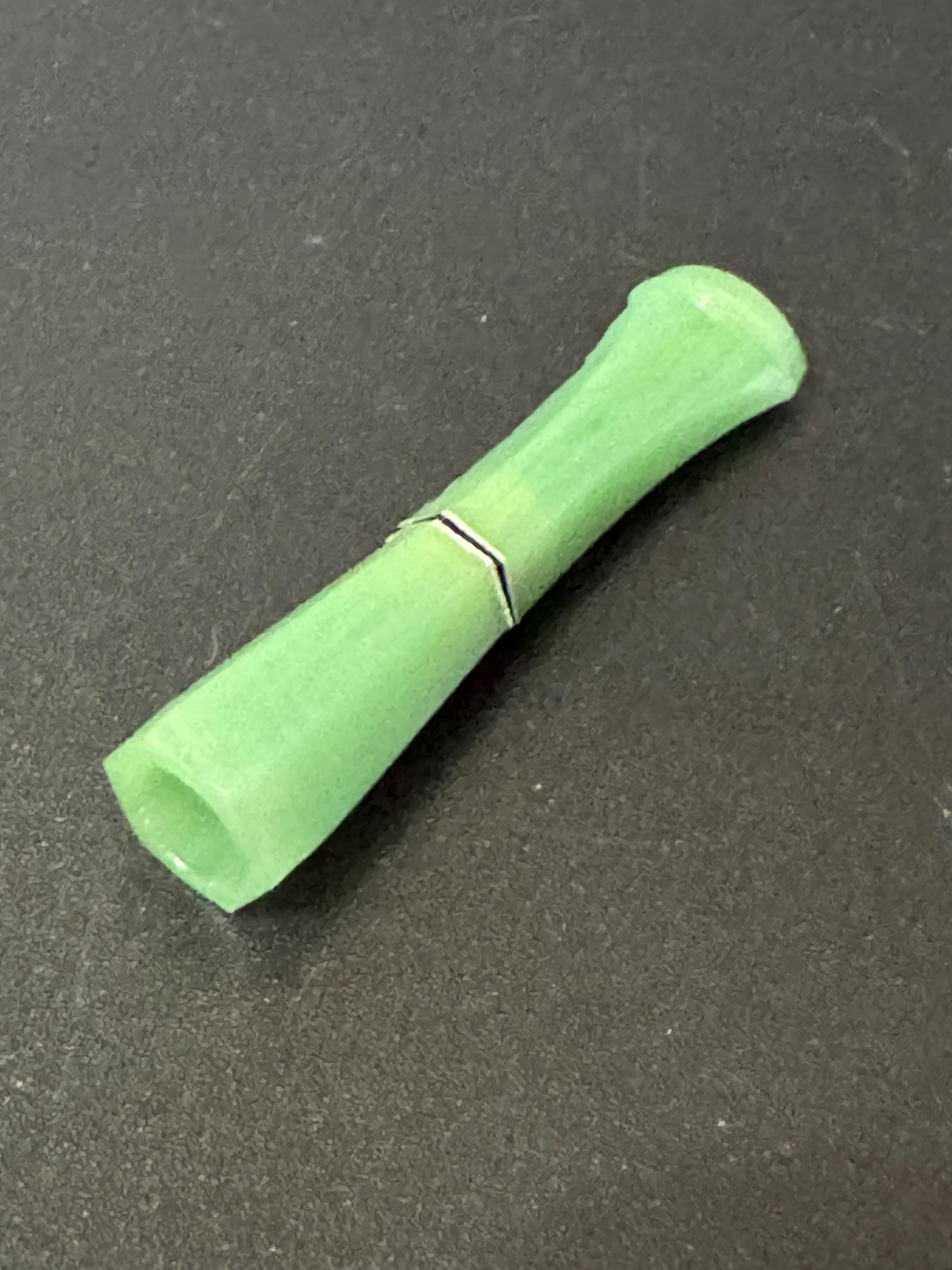 2.5” bright green banded Vintage 1920s Bakelite early plastic Cocktail Party Cigarette Holder