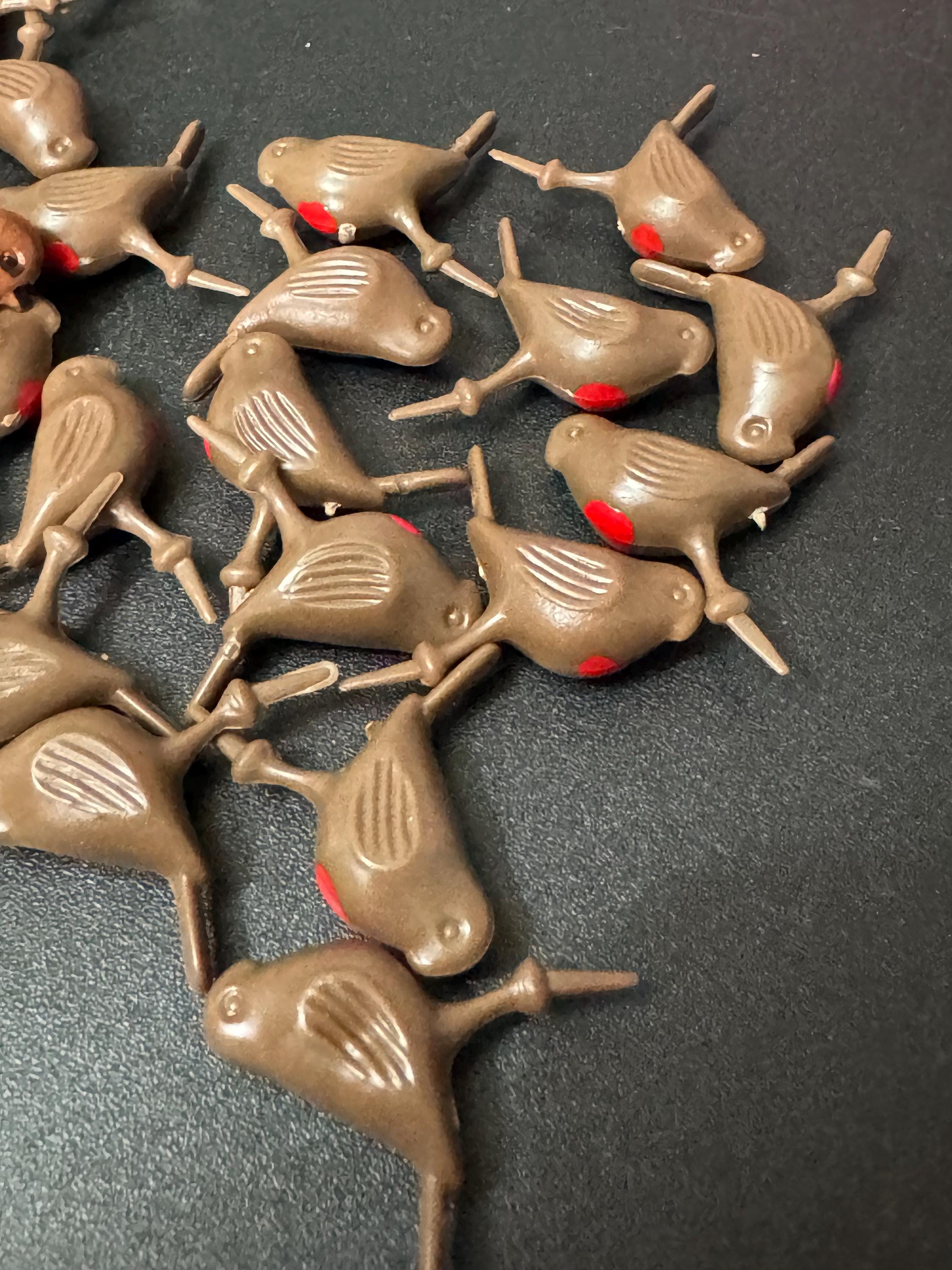 Retro Robin Redbreast medium brown red plastic Christmas Cake Topper Decoration Snow Scene baking
