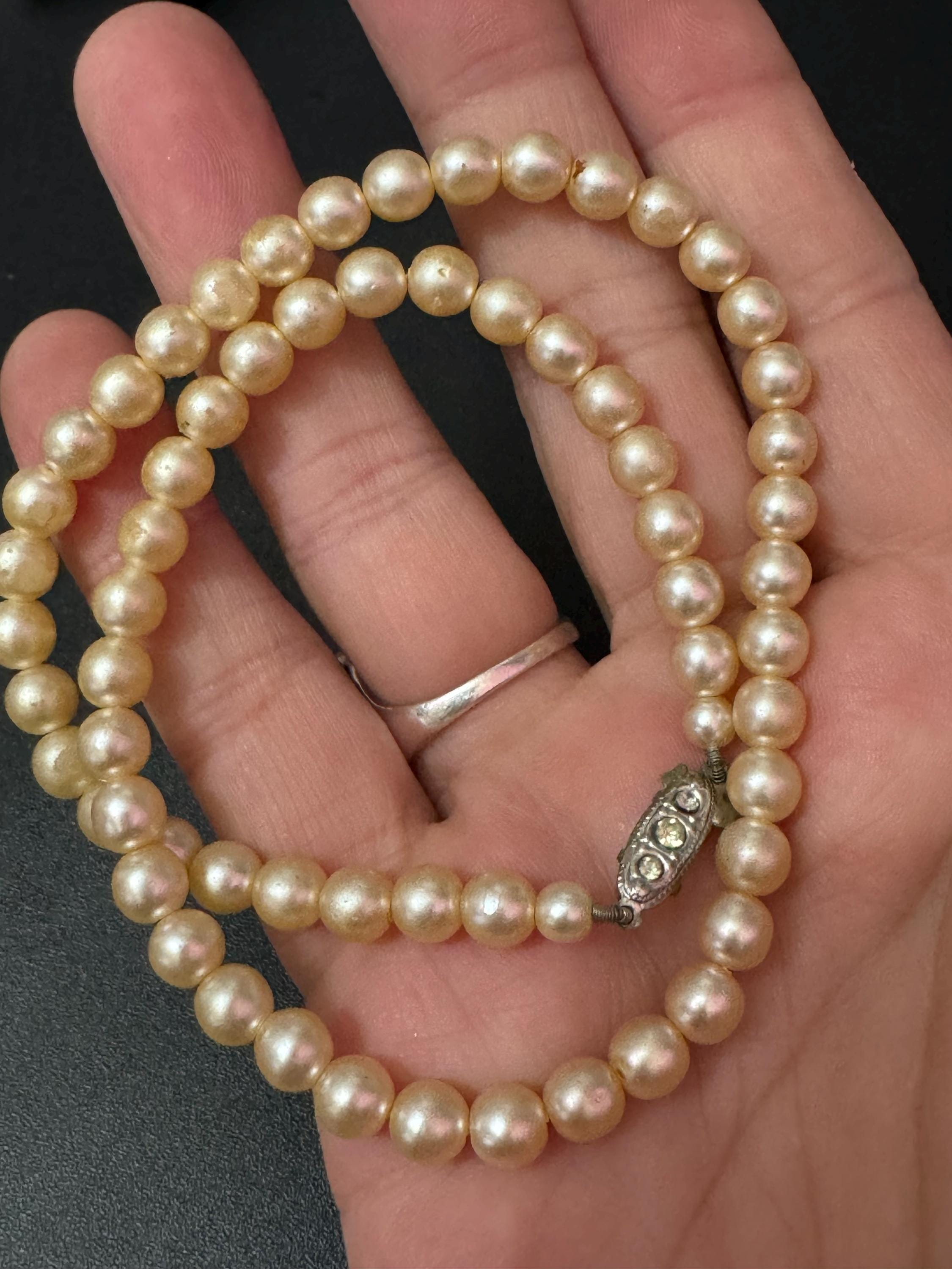 Vintage short cream glass pearl necklace silver tone diamanté clasp 40cm 6mm beads