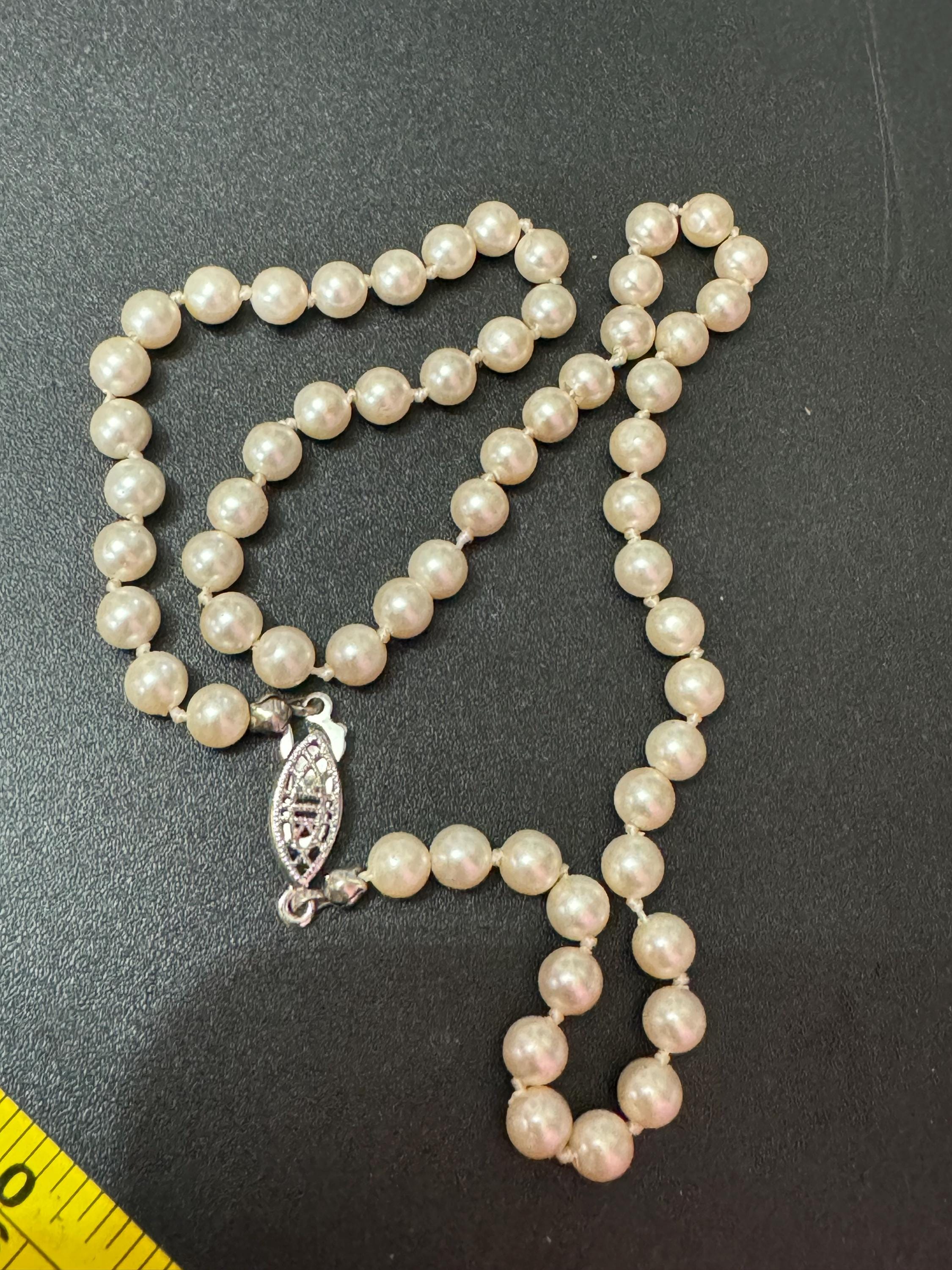 Vintage short cream knotted glass pearl necklace silver tone clasp 42cm 6mm beads