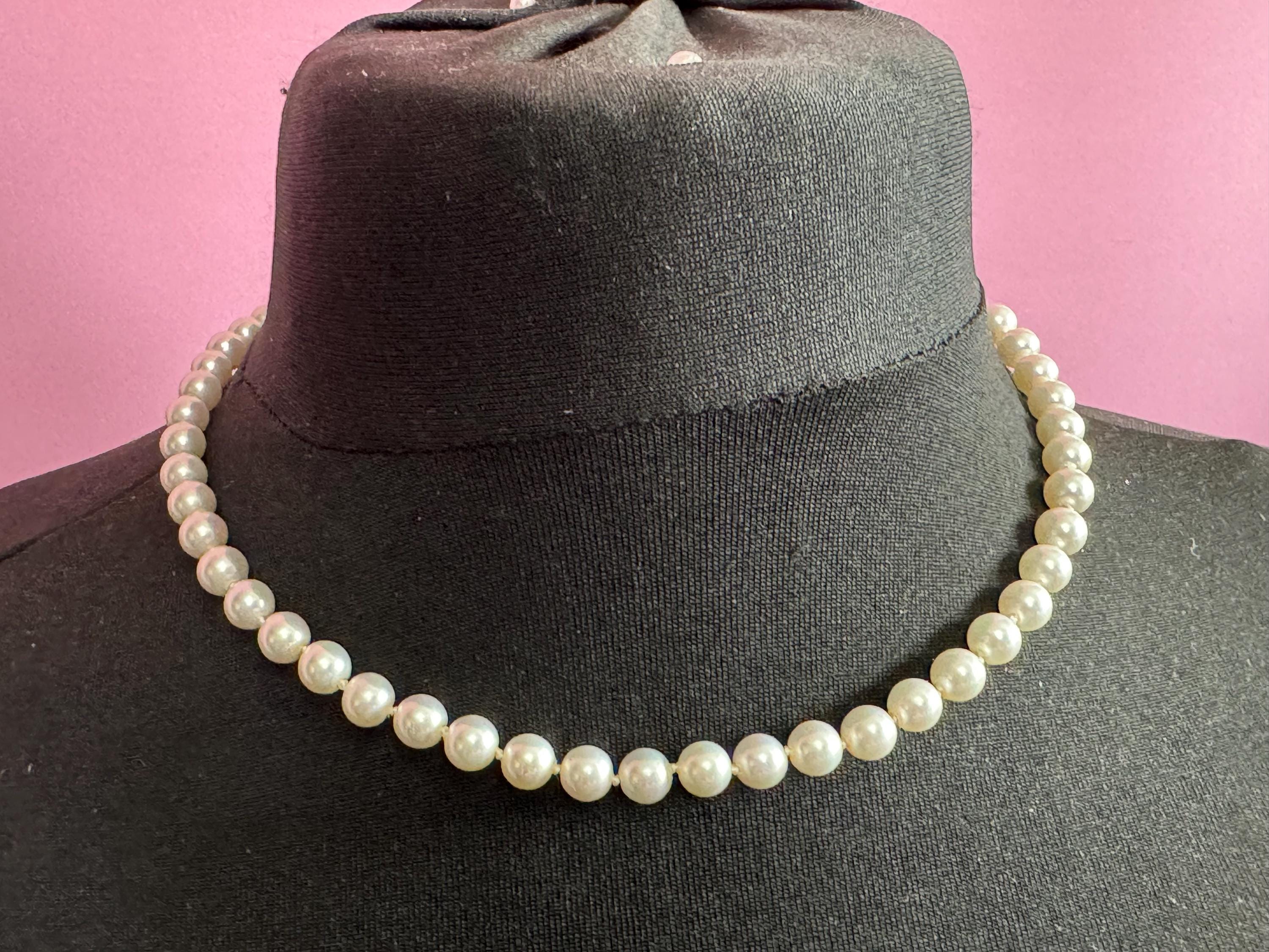 vintage white knotted glass pearl necklace modernist gold tone safety chain clasp 46cm 8mm beads
