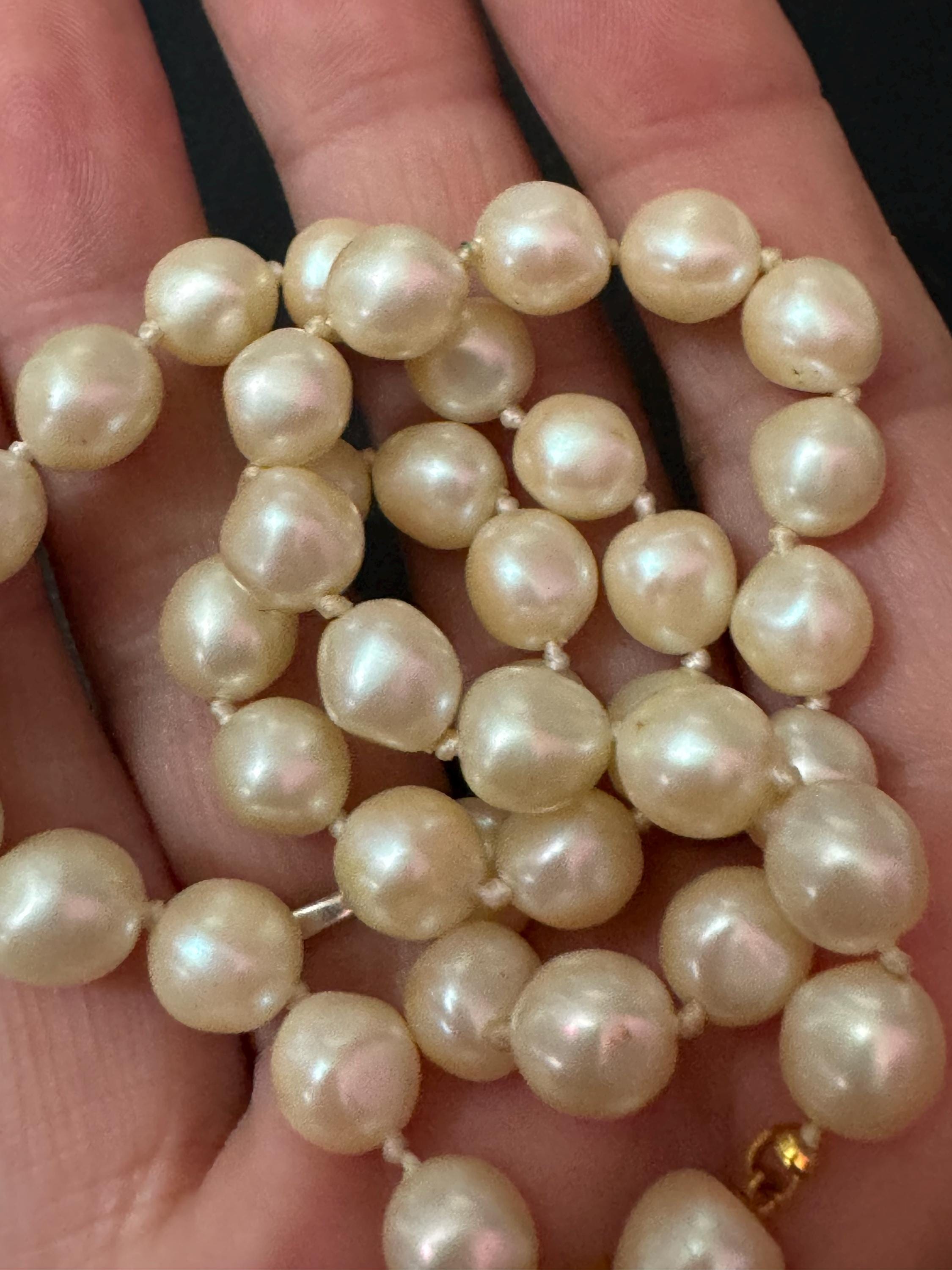 Signed Trifari Vintage cream glass pearl necklace gold tone concealed pin clasp 40cm