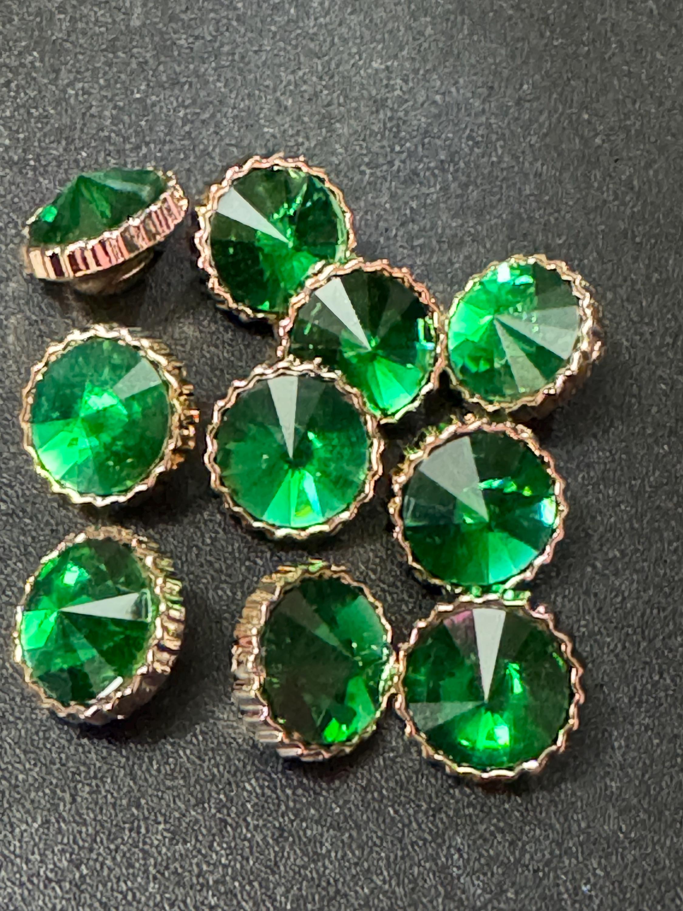 Pack of 10 Emerald Green Rivoli Diamond Acrylic Crystal Buttons - 12mm Gold Tone