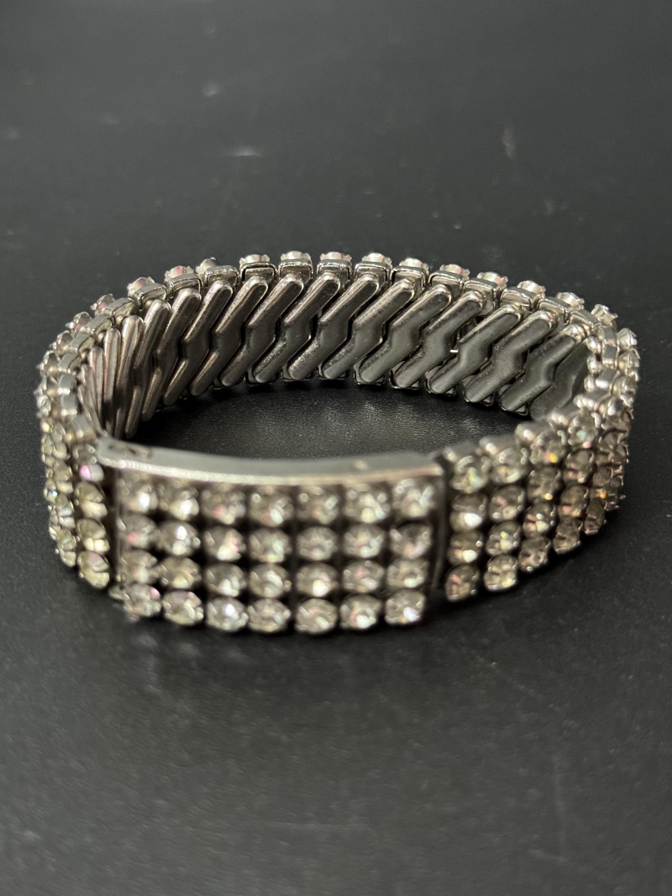 Hidden photo locket 1950s Vintage chrome clear glass paste expandable bracelet