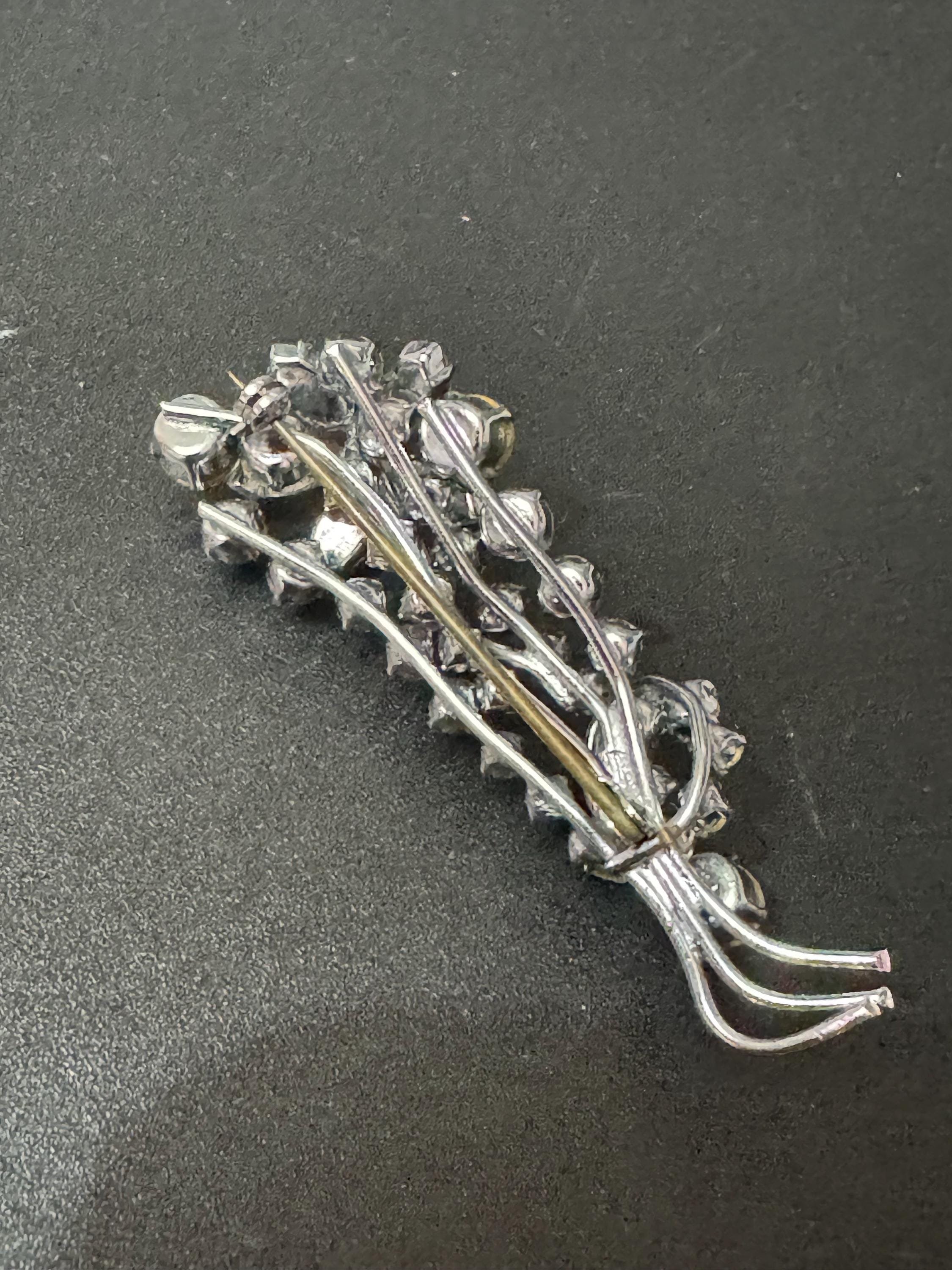 Vintage floral paste glass clear Diamanté silver tone Brooch