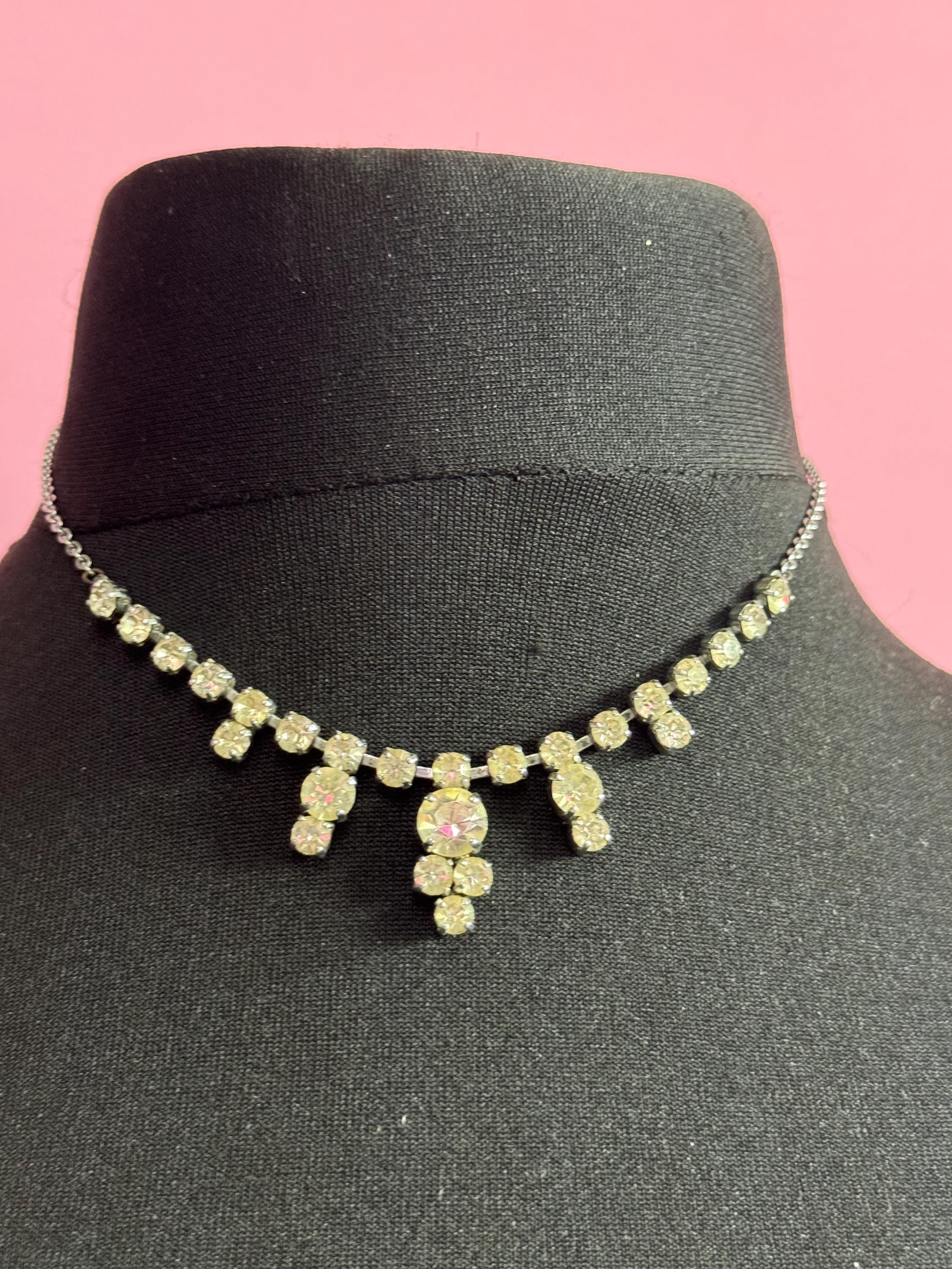 Vintage clear diamanté glass rhinestone crystal silver tone necklace 41cm