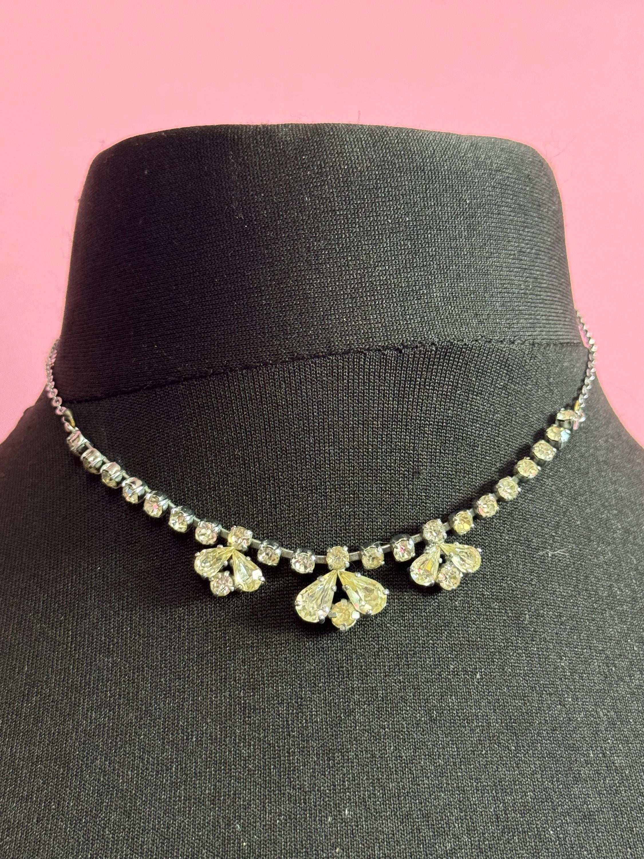 Vintage clear diamanté glass rhinestone crystal silver tone necklace 41cm