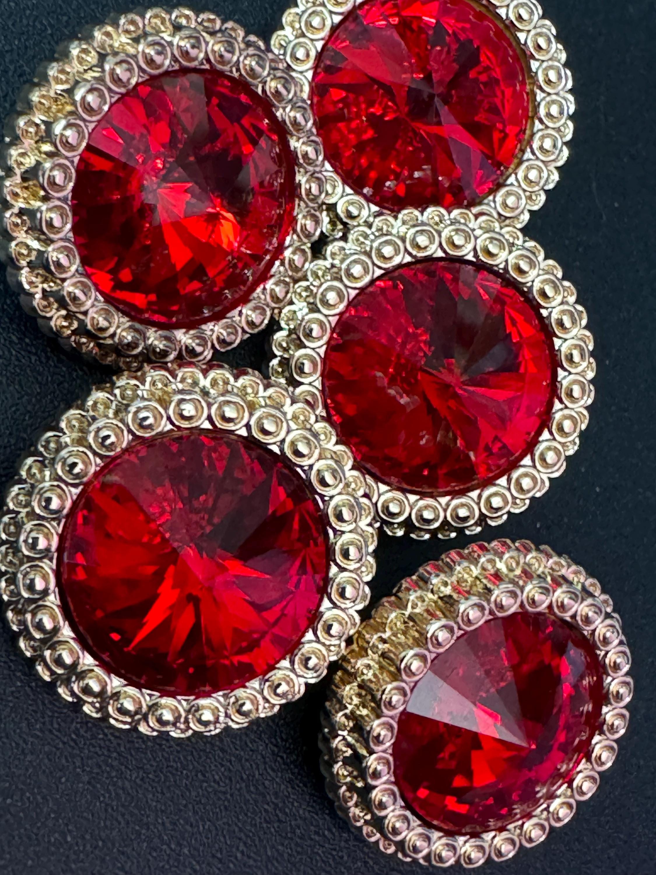 Ruby Red Rivoli Crystal Buttons: Gold Tone Shank, 21mm, Pack of 5