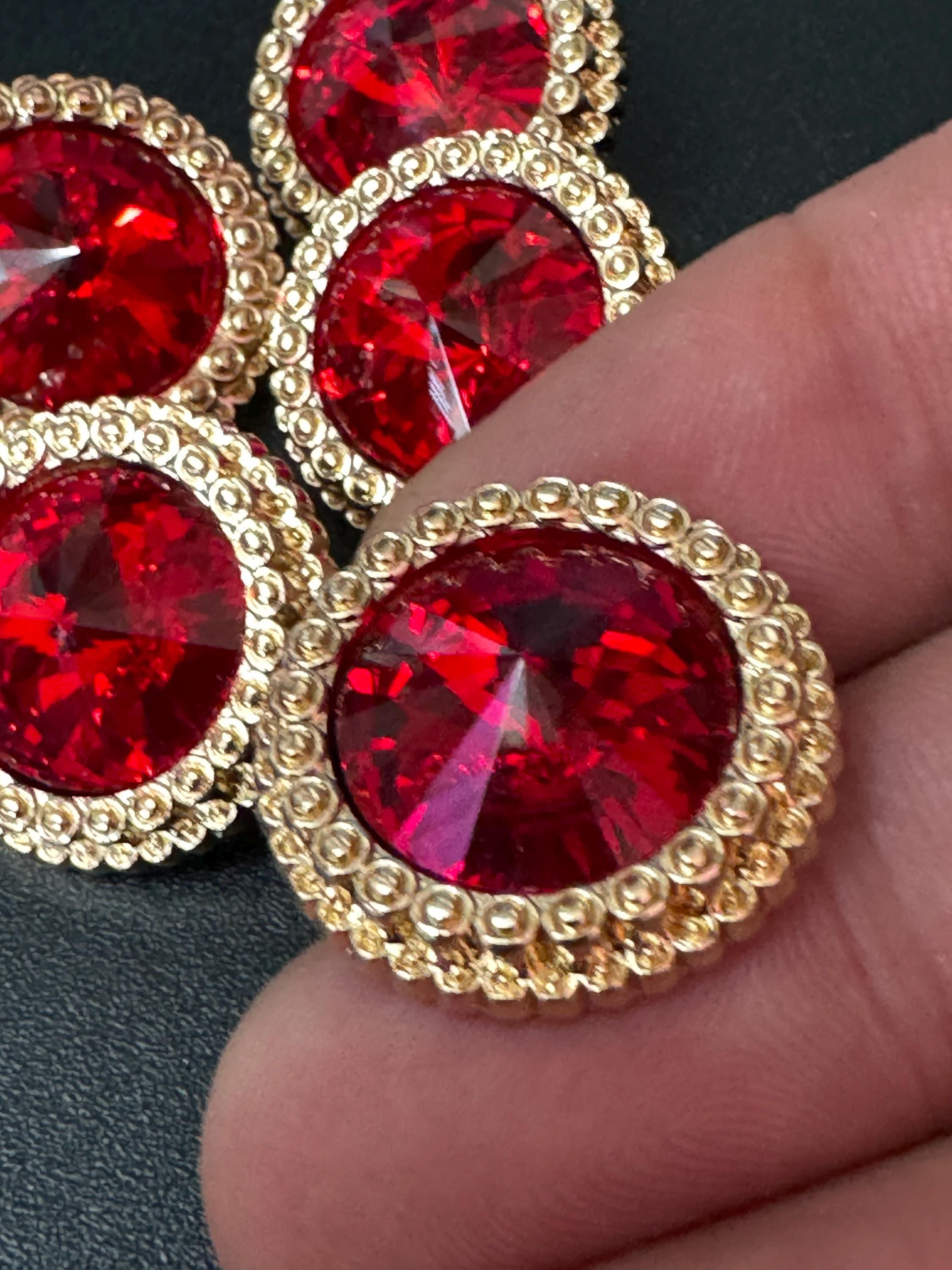Ruby Red Rivoli Crystal Buttons: Gold Tone Shank, 21mm, Pack of 5