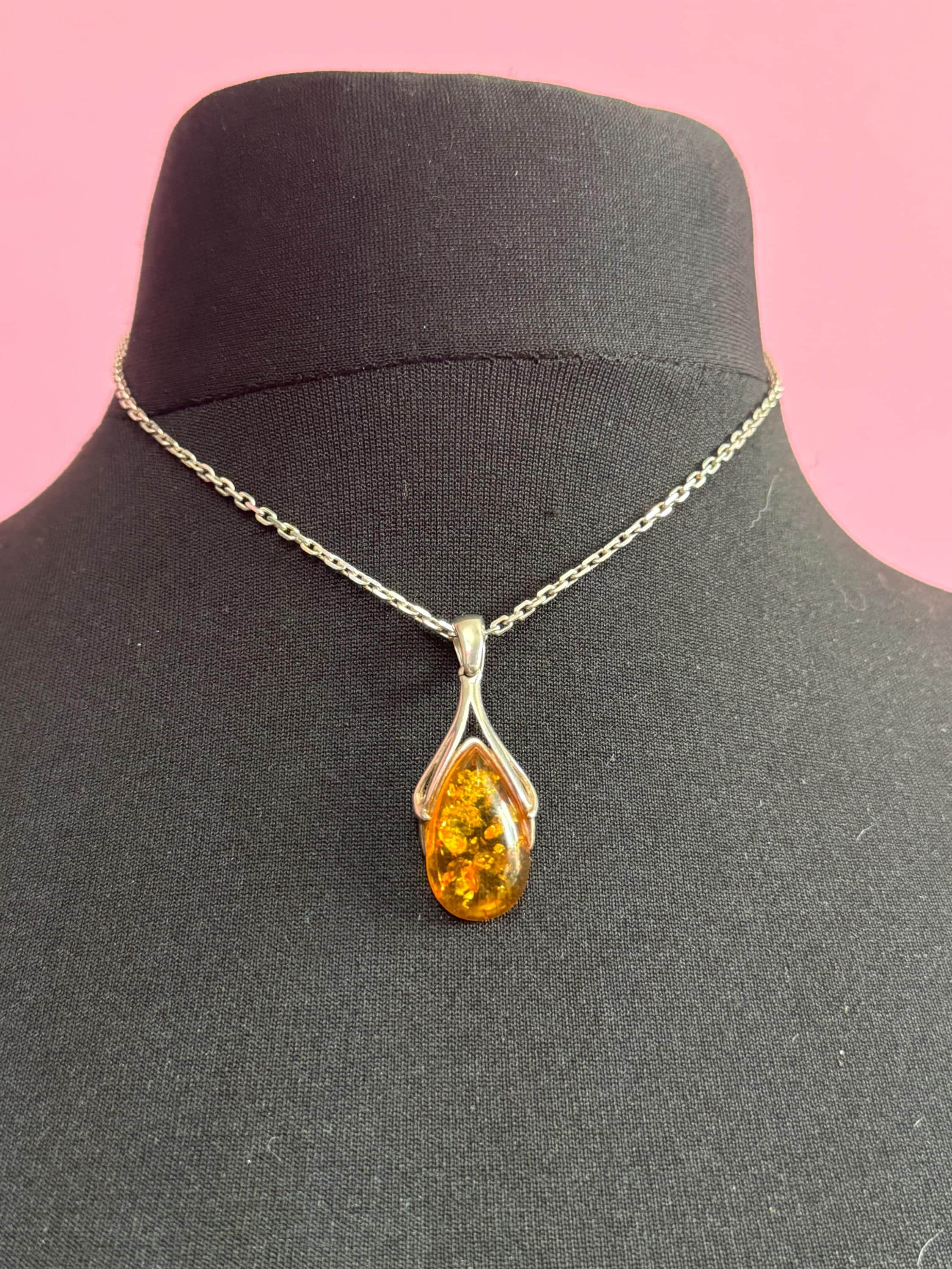 Natural Amber gem set teardrop Pendant and chain necklace Sterling 925 Silver gemstone resin jewellery 9.5 grams