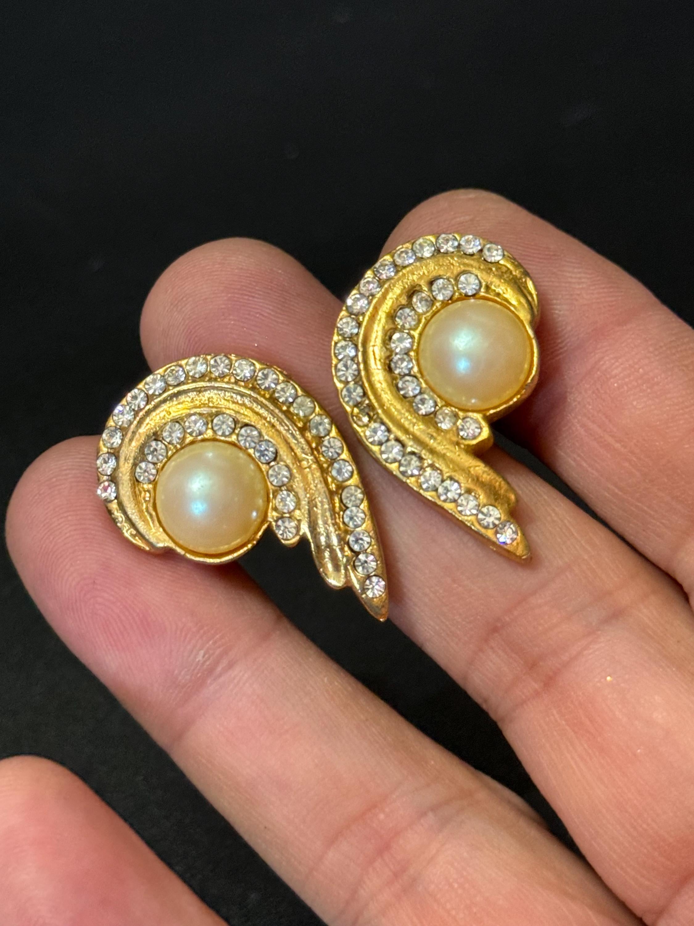 Retro Gold Tone Faux Pearl Diamanté Swirl Stud Earrings