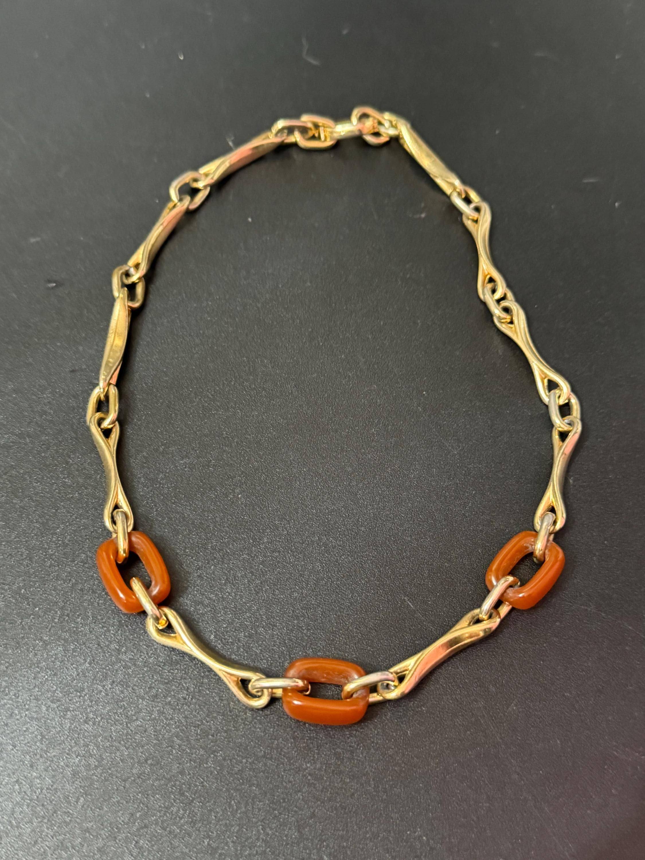 1974 signed GROSSE Designer vintage petite 41cm short gold tone and brown acrylic chain link necklace